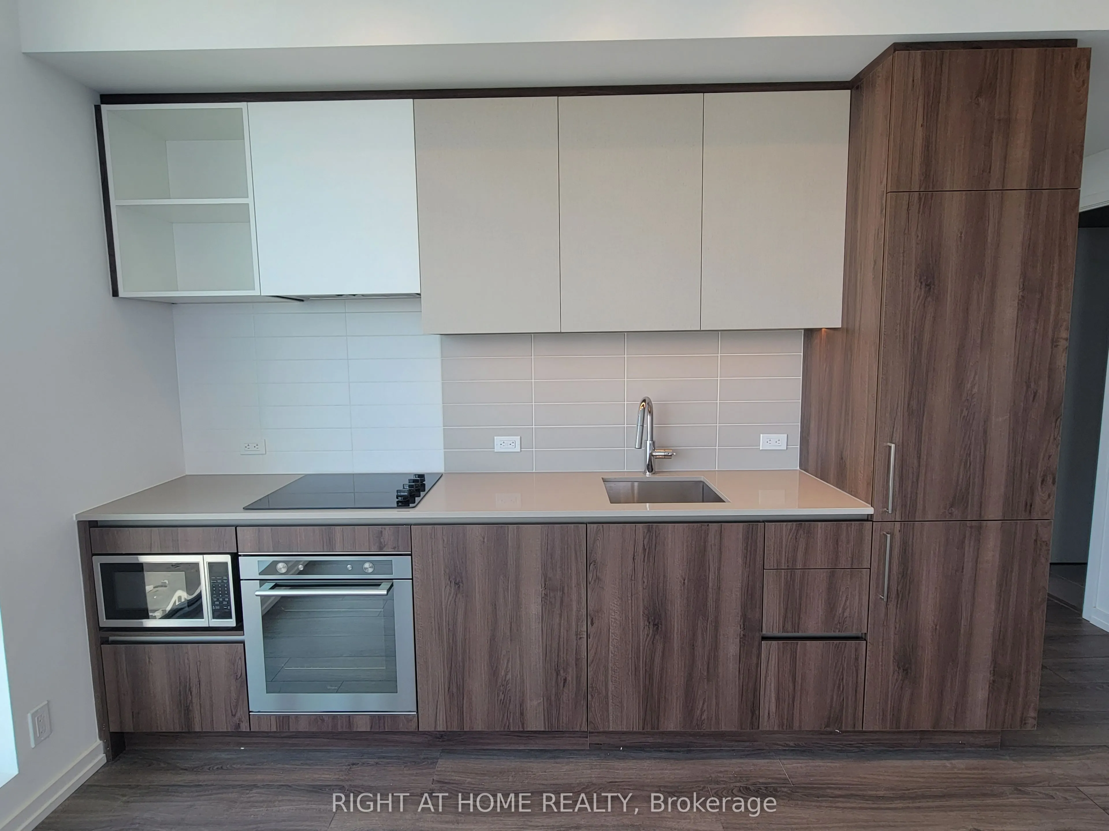 7890 Jane Street, #2809