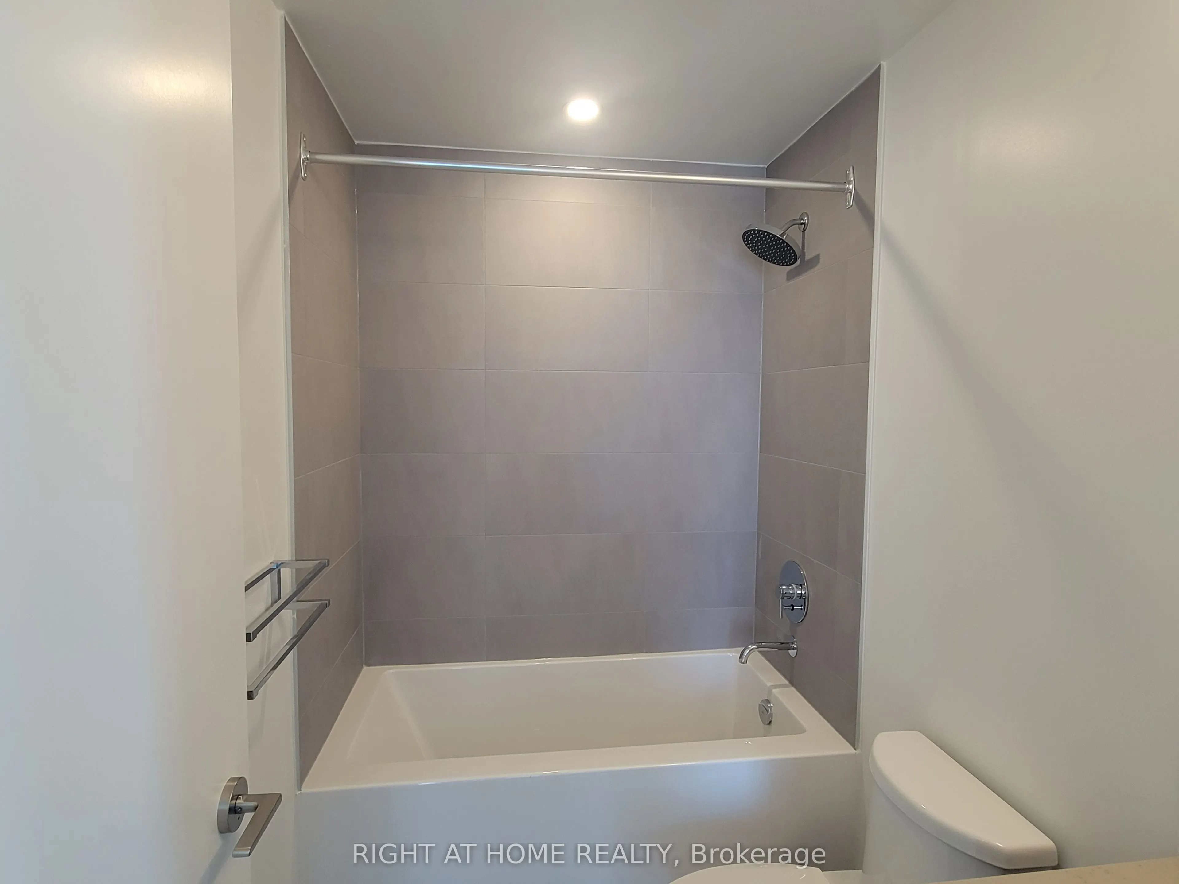 7890 Jane Street, #2809