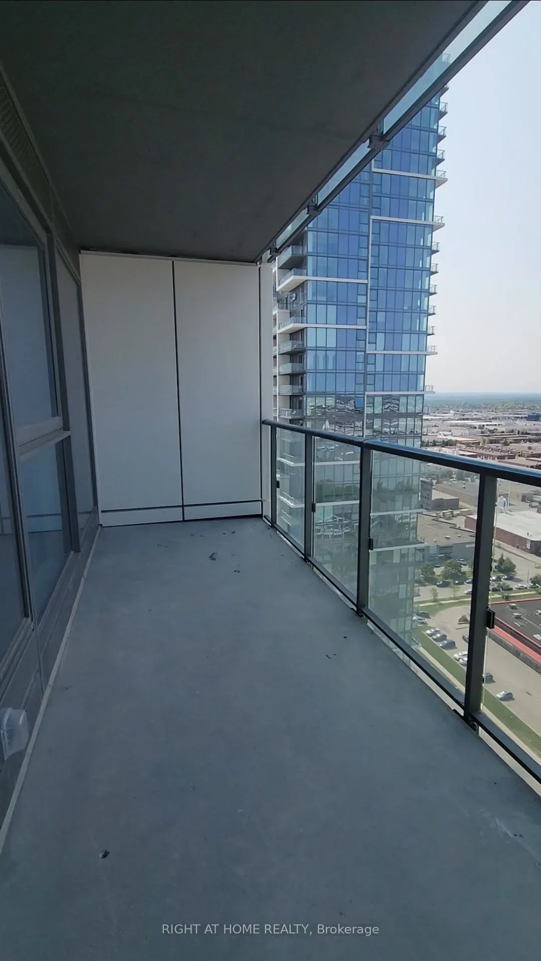 7890 Jane Street, #2809