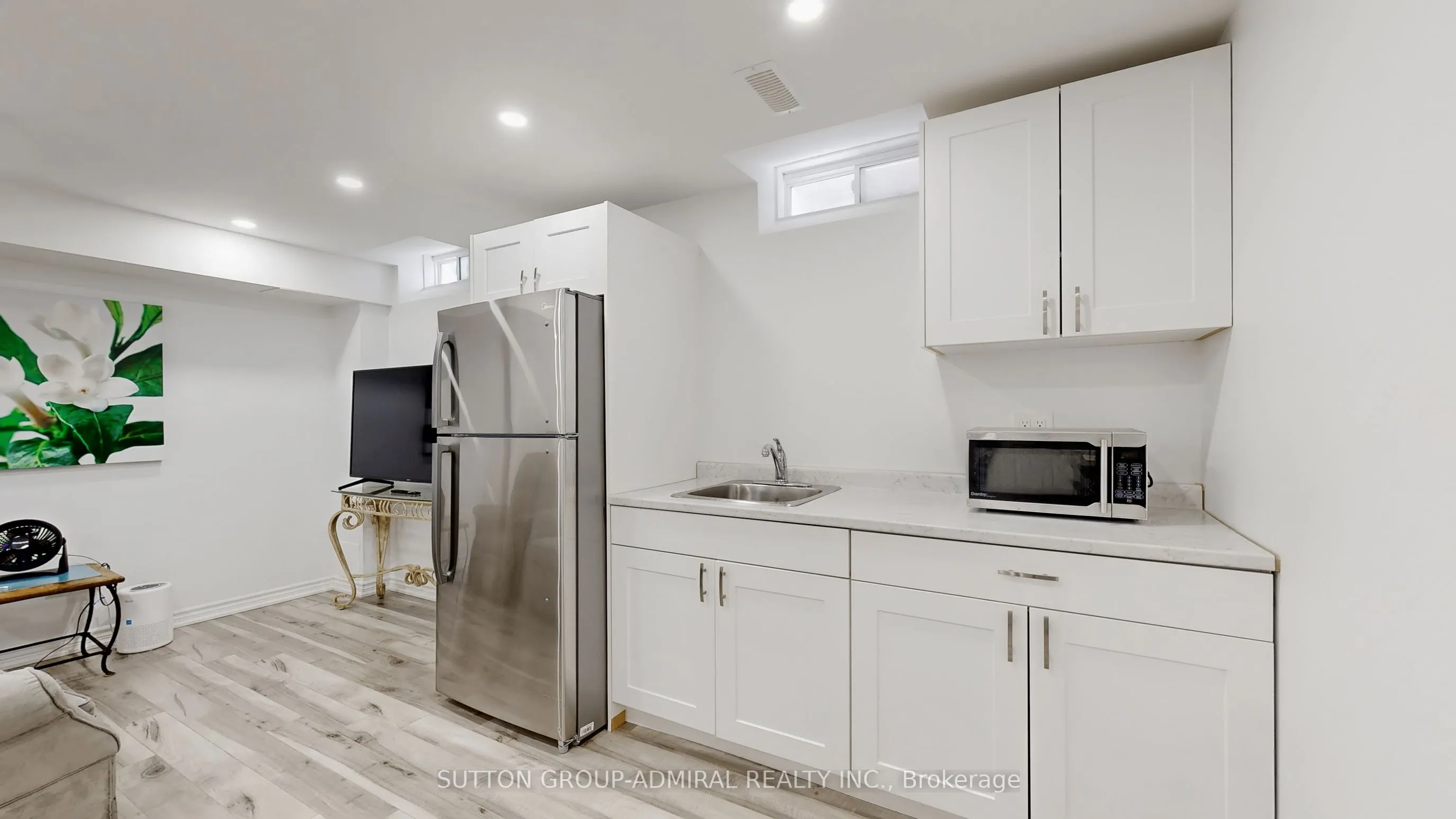 6 Andreeta Drive