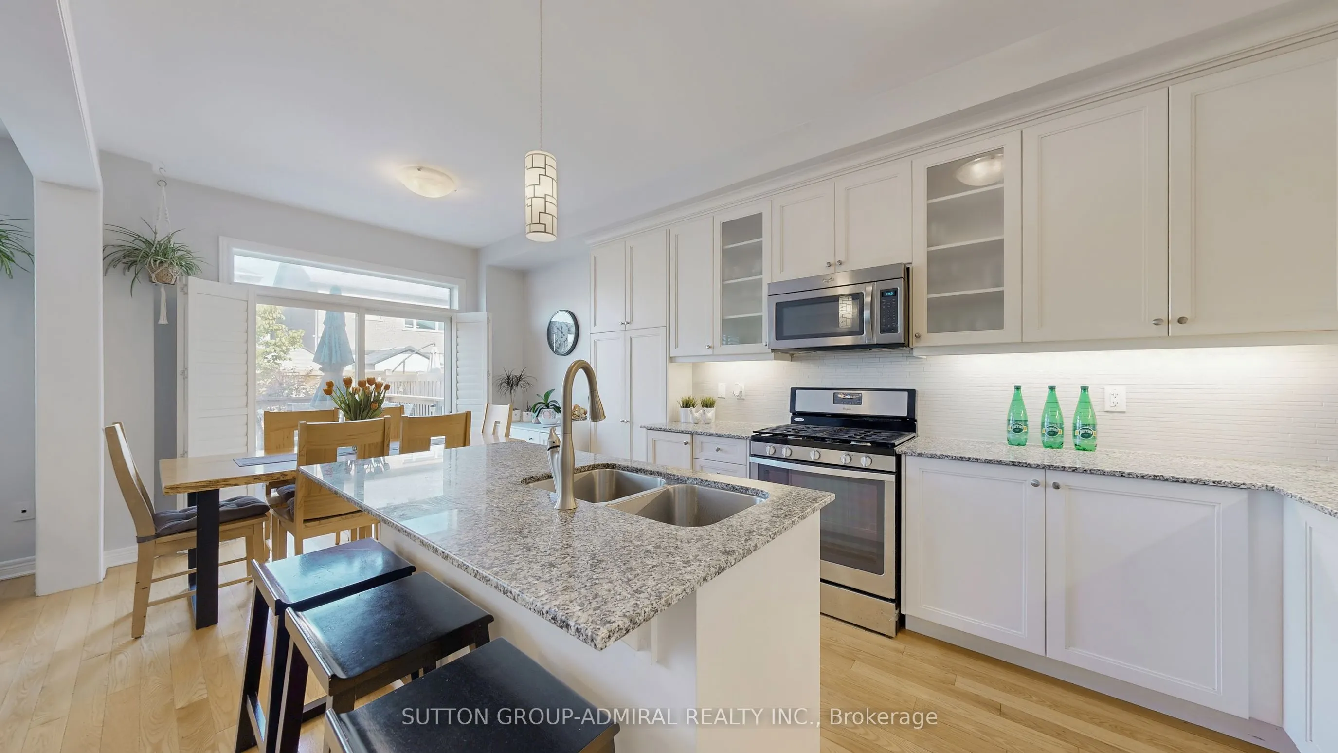 6 Andreeta Drive