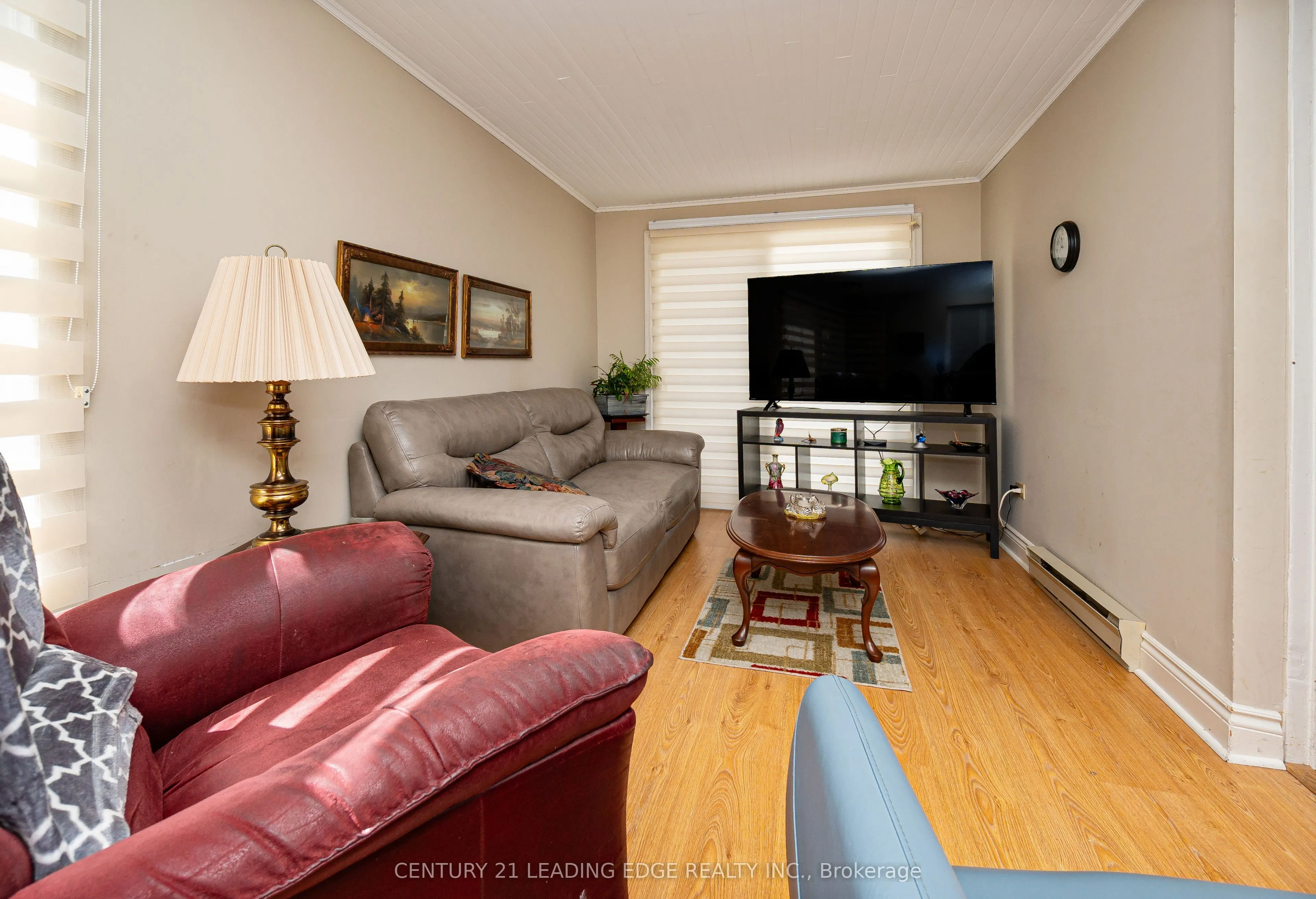 172 Main Street N