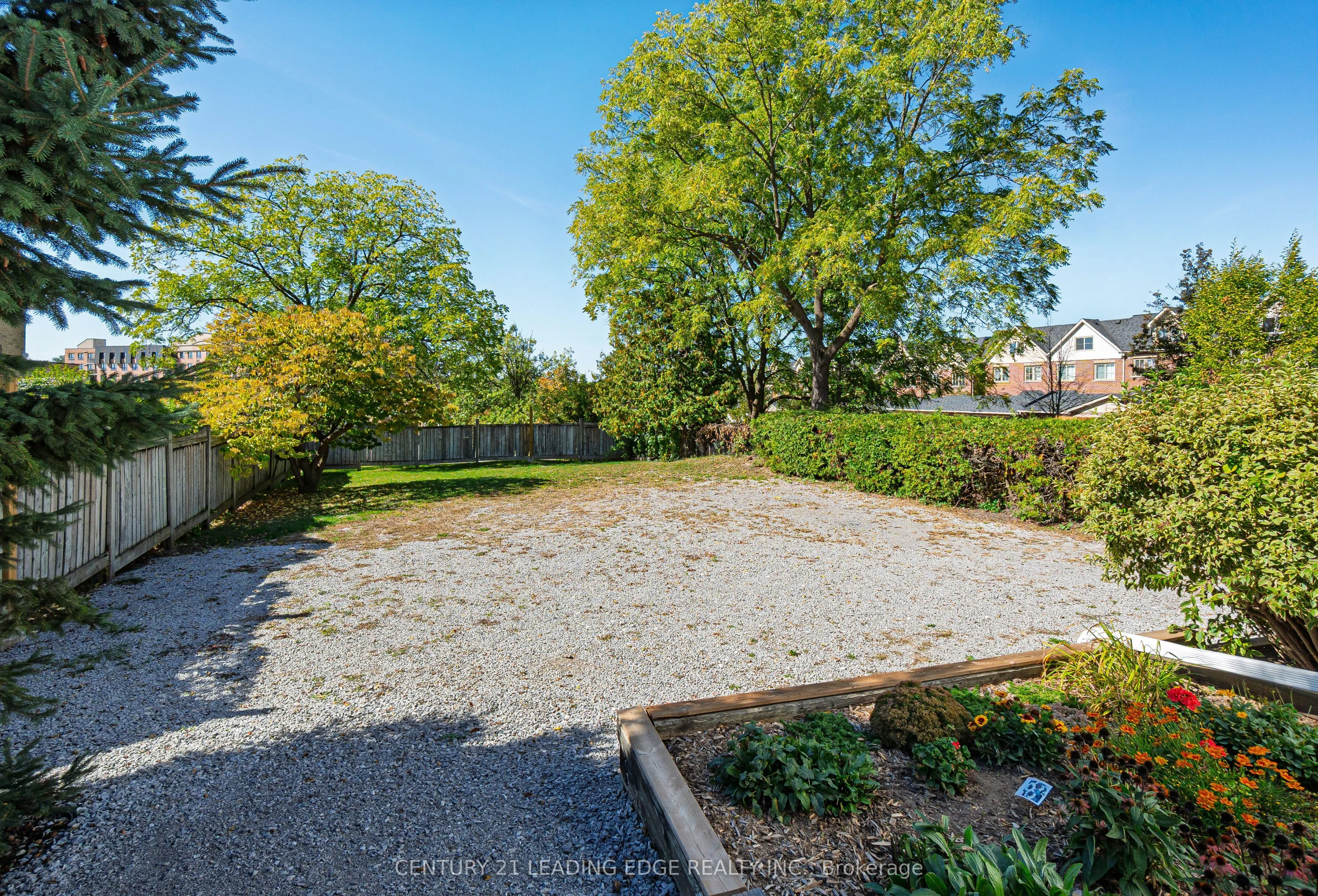 172 Main Street N