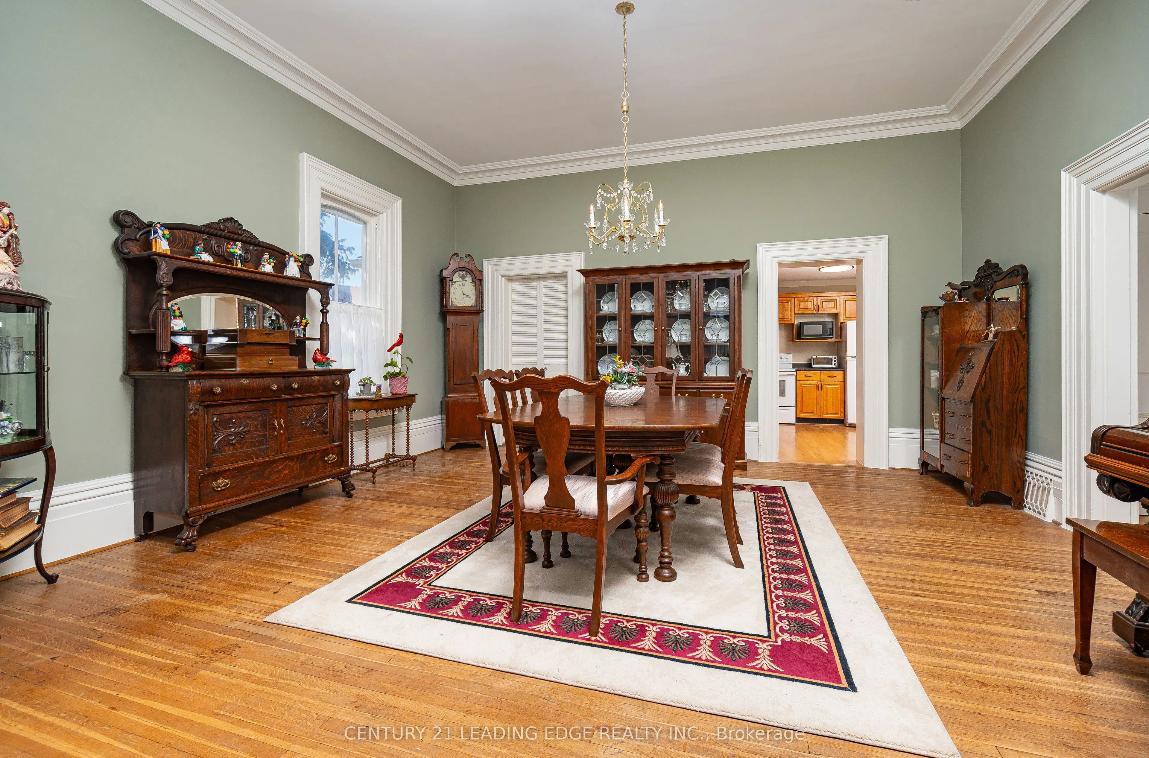172 Main Street N
