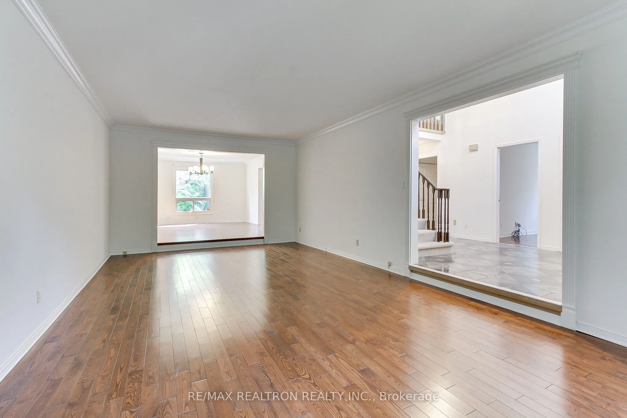 19 Crystal Drive N