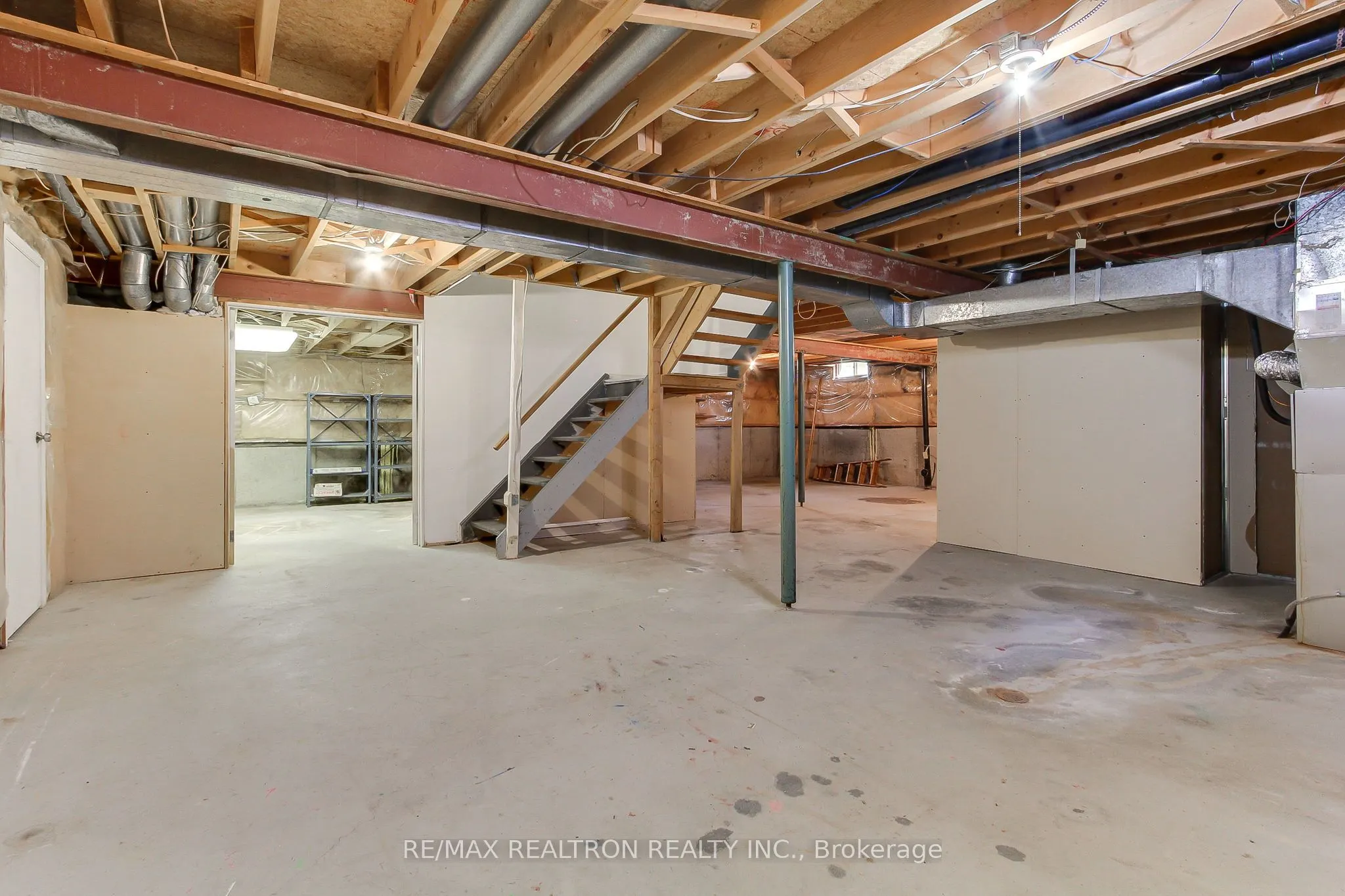 19 Crystal Drive N