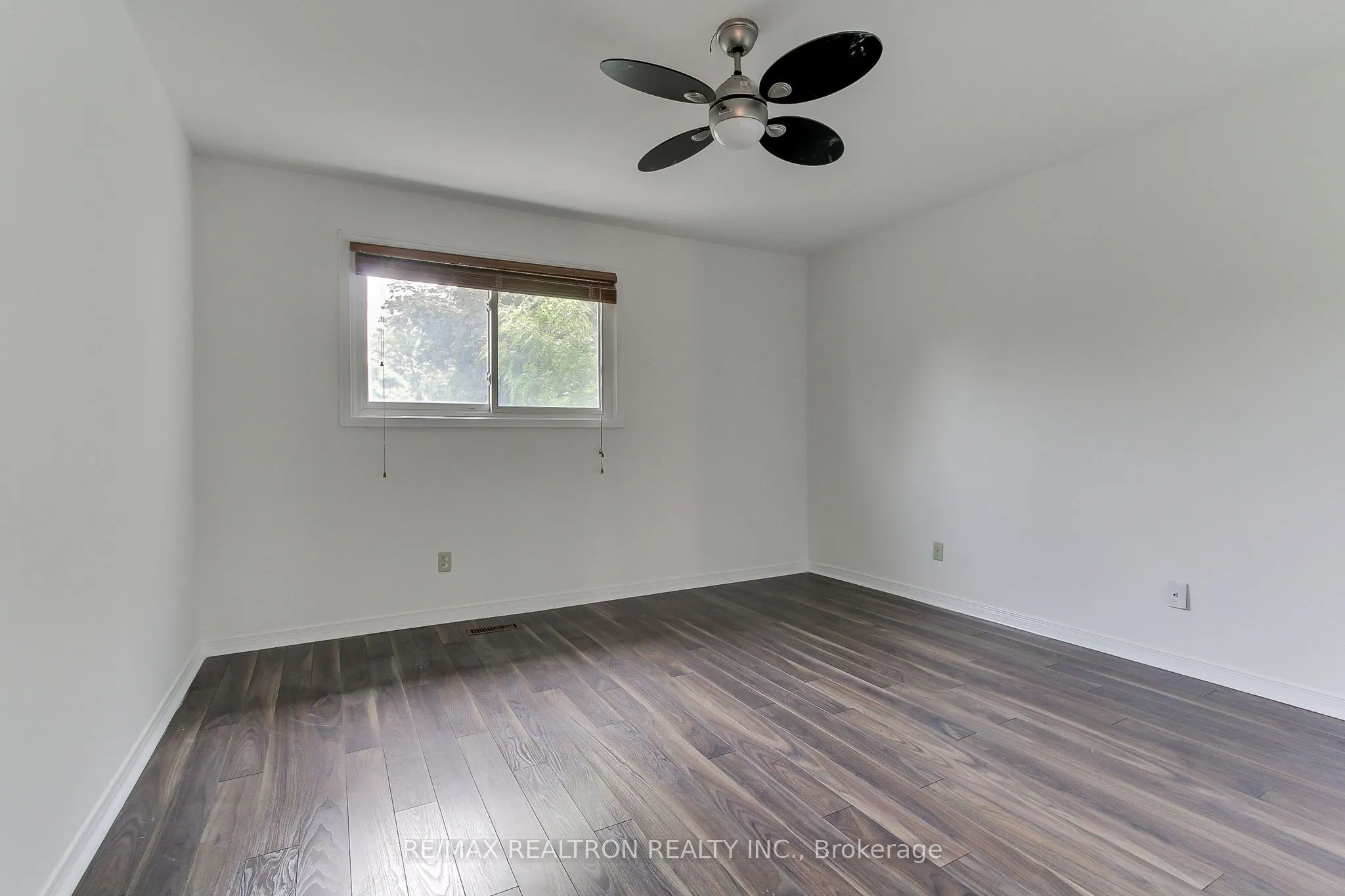 19 Crystal Drive N