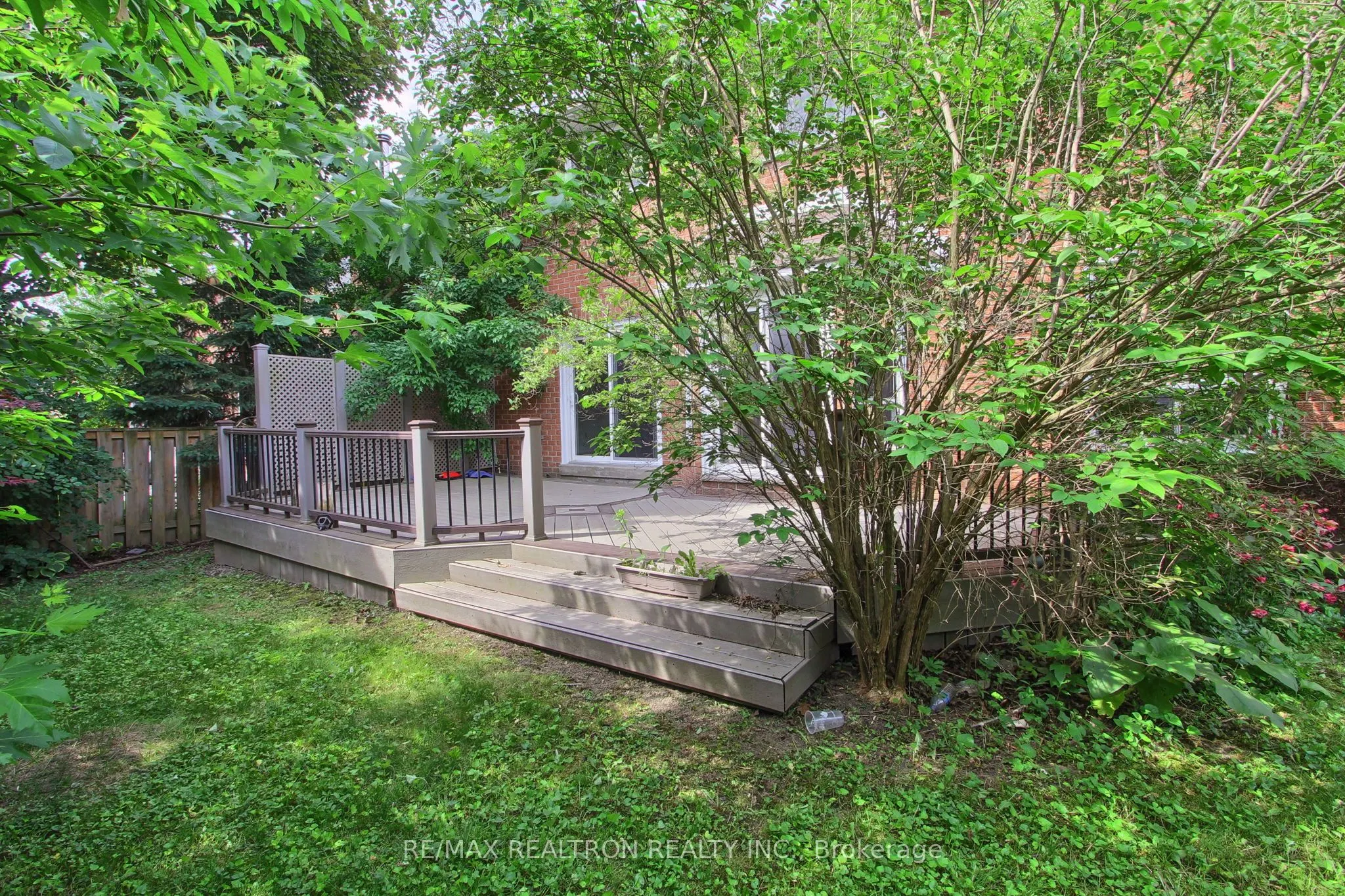 19 Crystal Drive N
