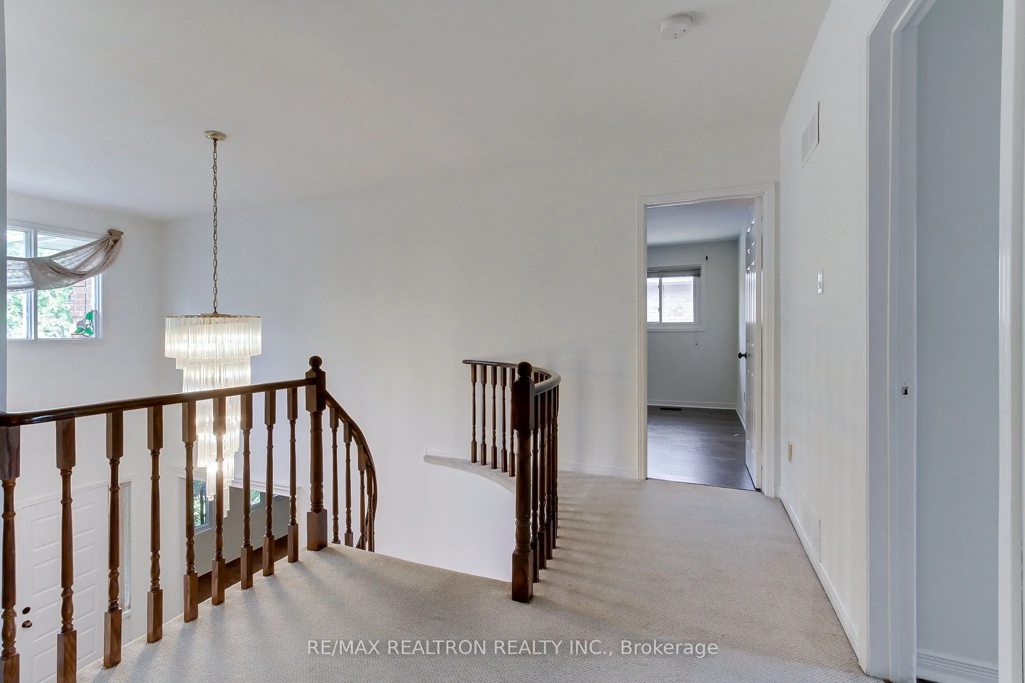 19 Crystal Drive N