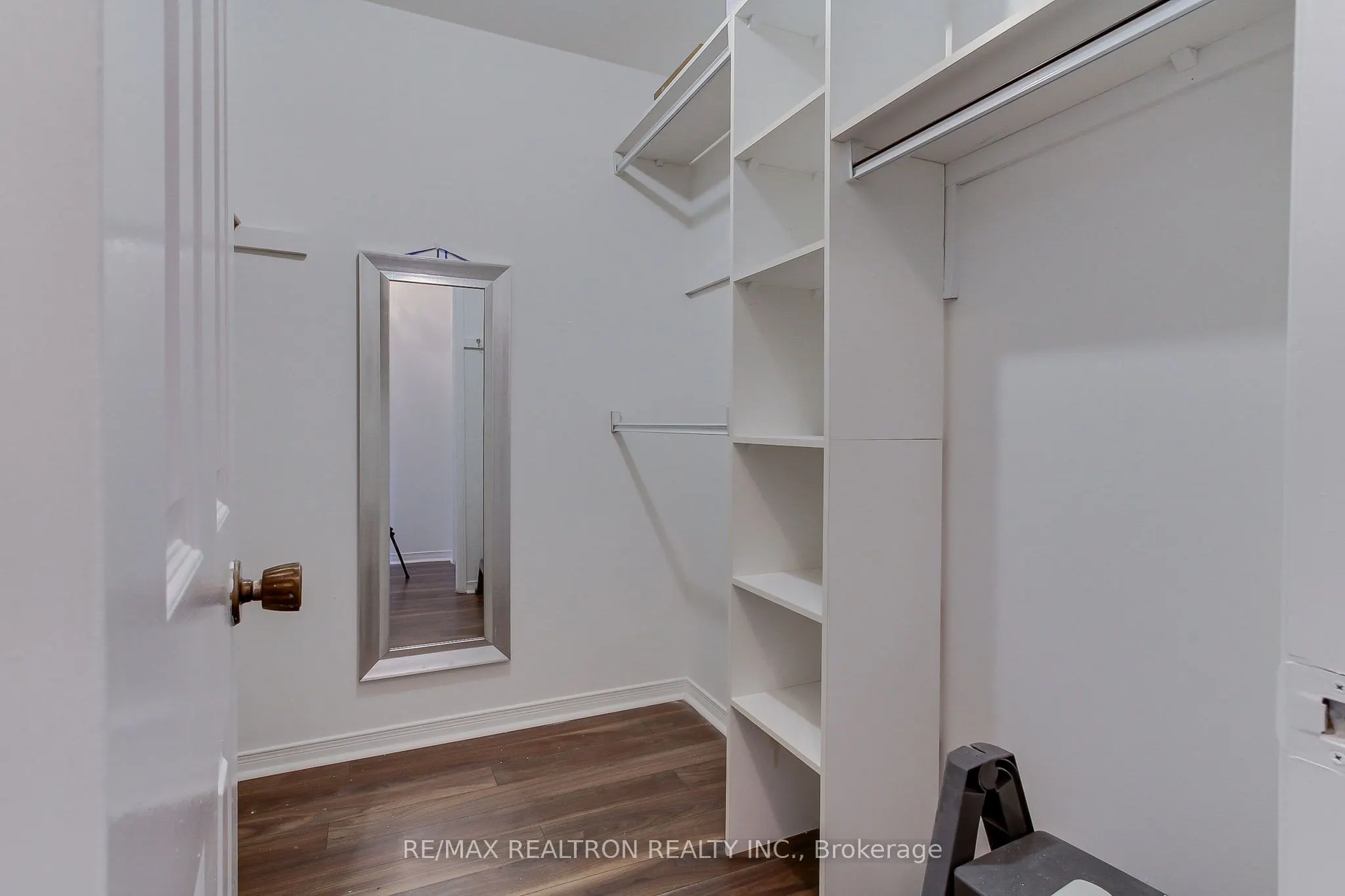 19 Crystal Drive N
