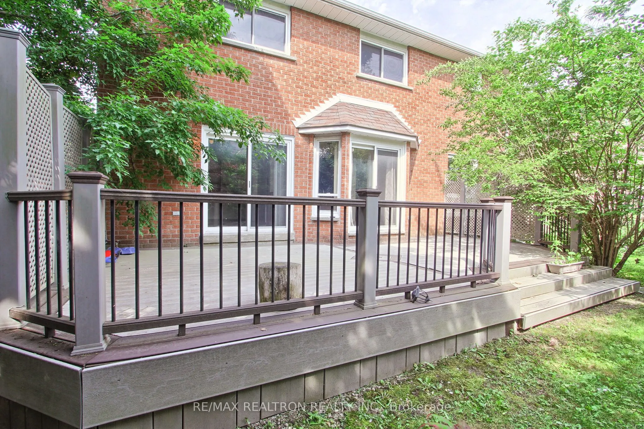 19 Crystal Drive N