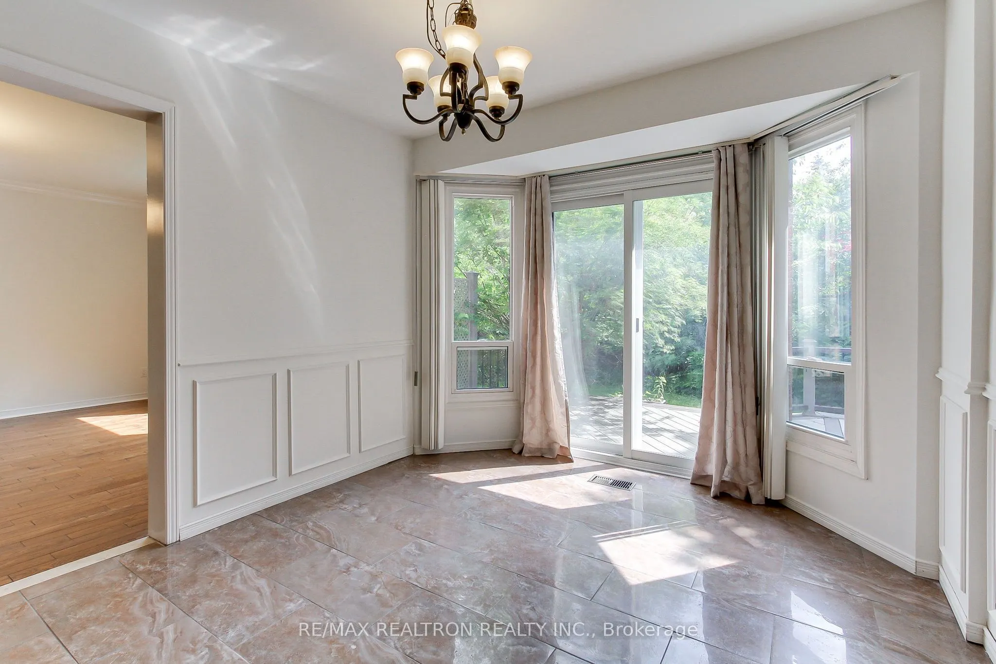 19 Crystal Drive N