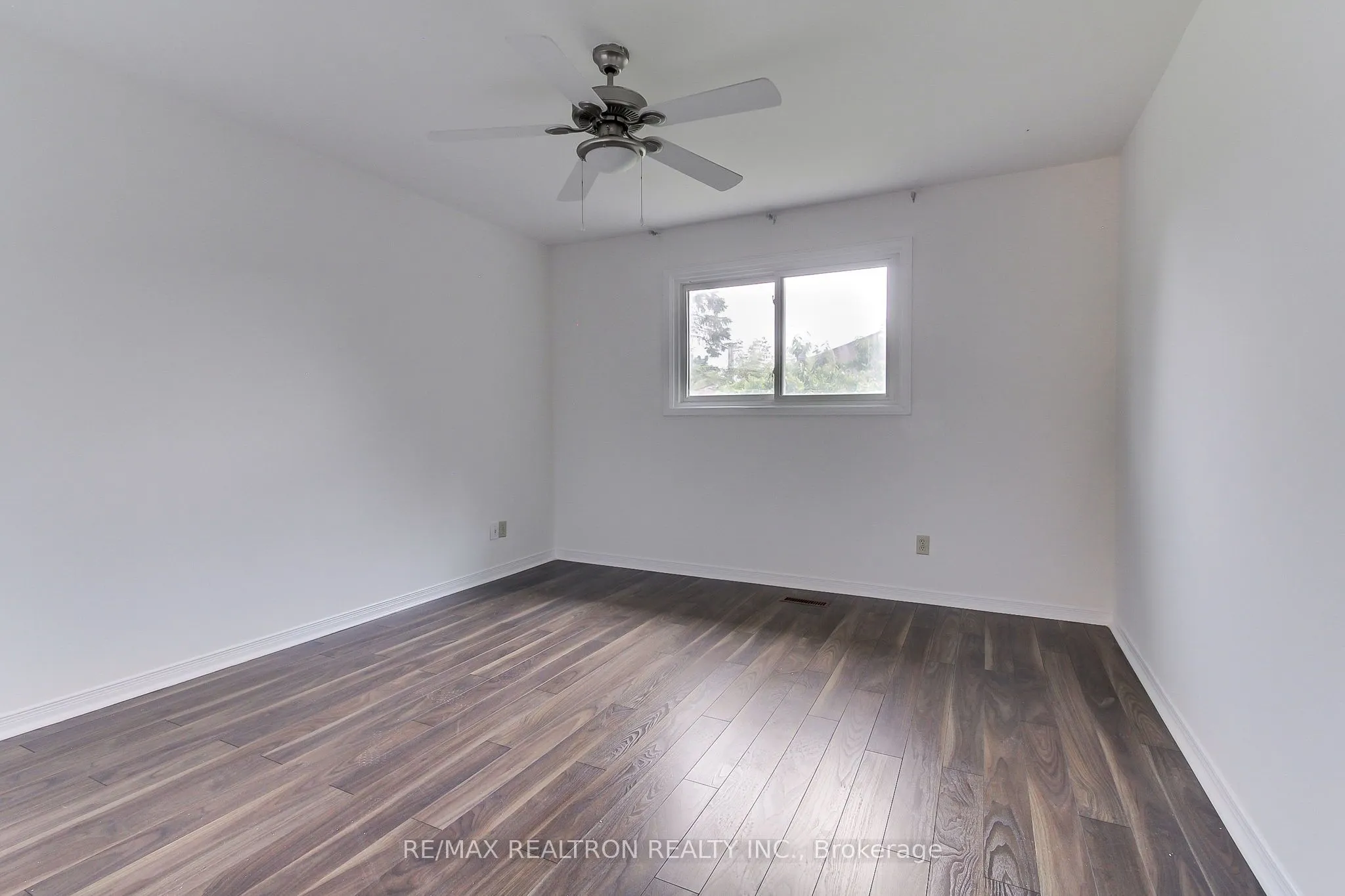 19 Crystal Drive N