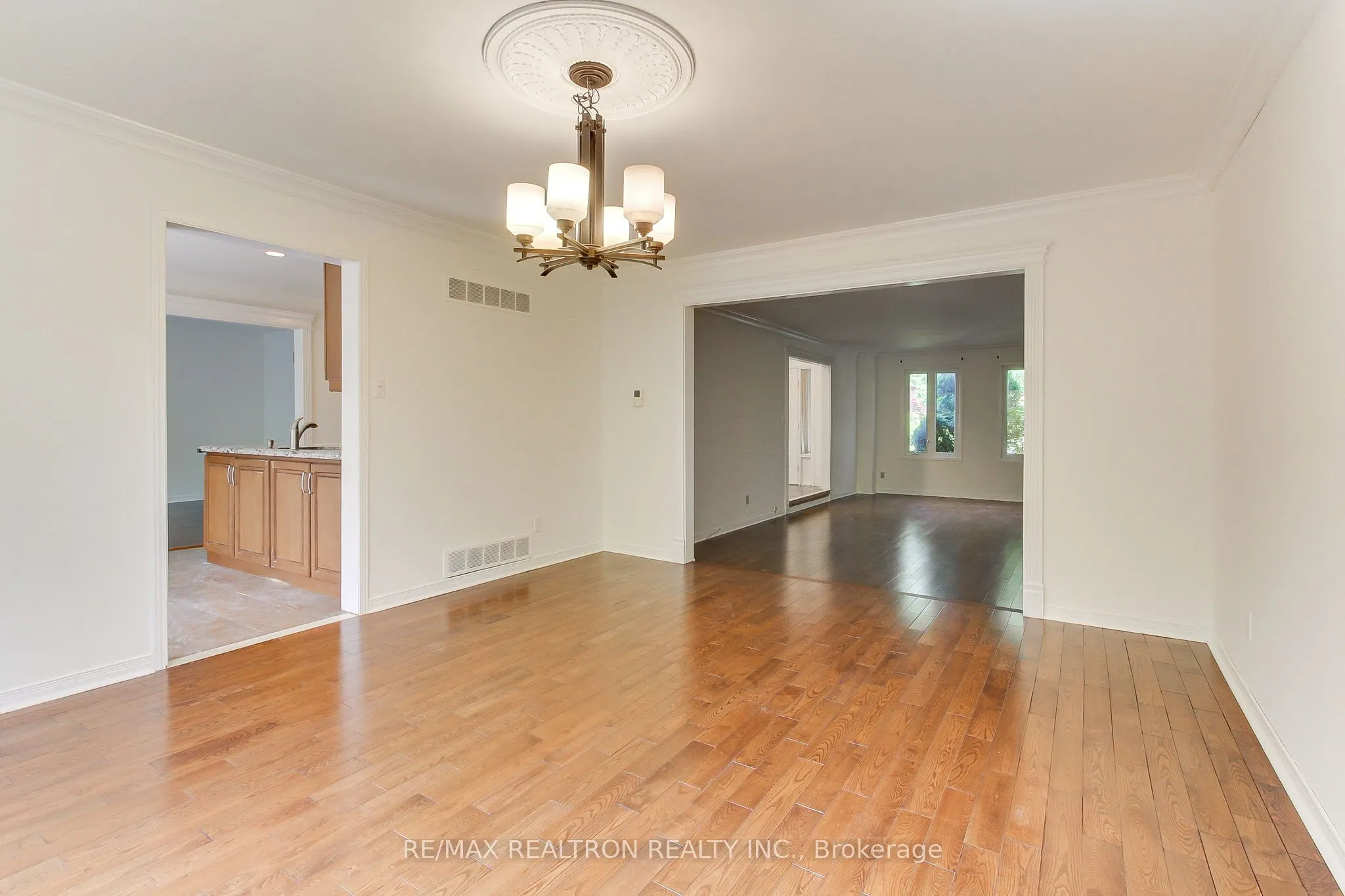 19 Crystal Drive N