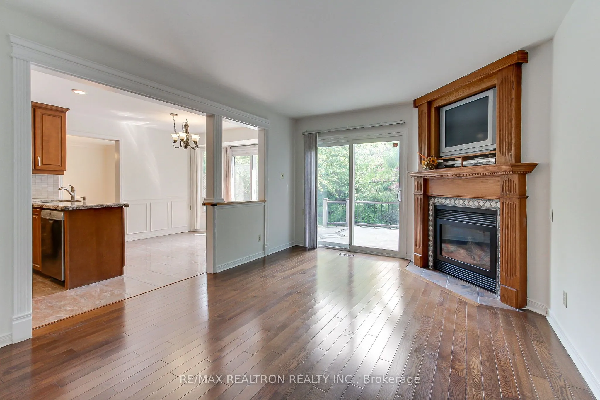 19 Crystal Drive N