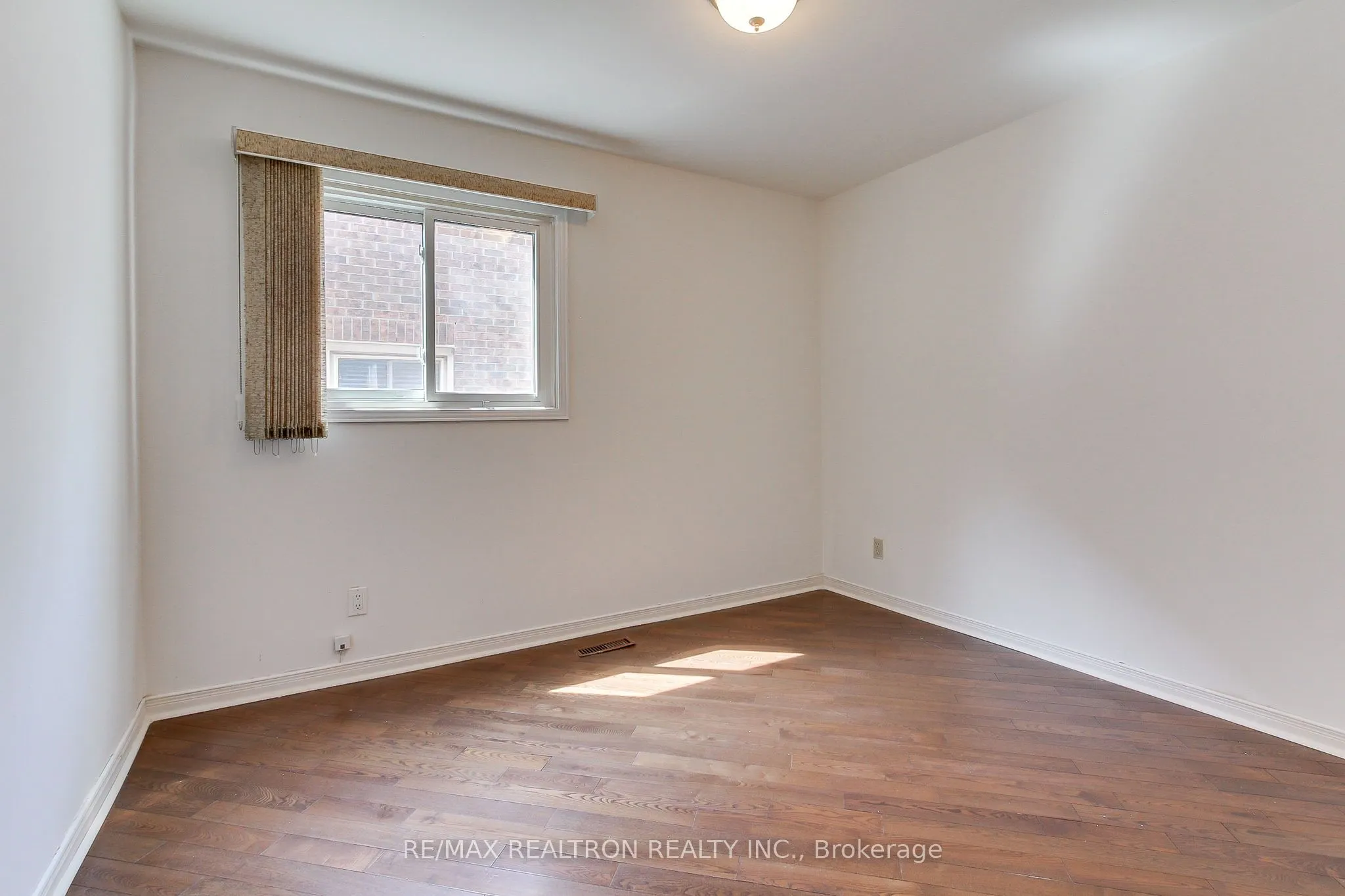 19 Crystal Drive N