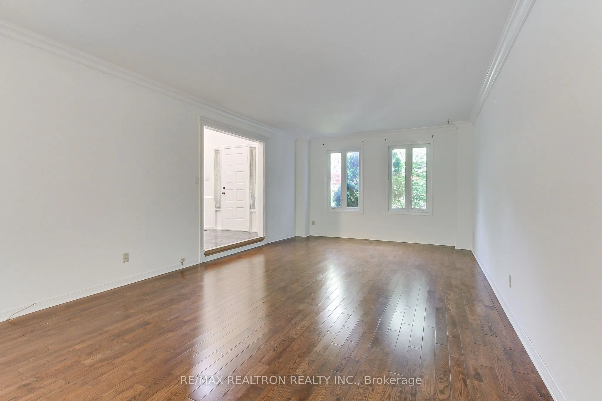 19 Crystal Drive N