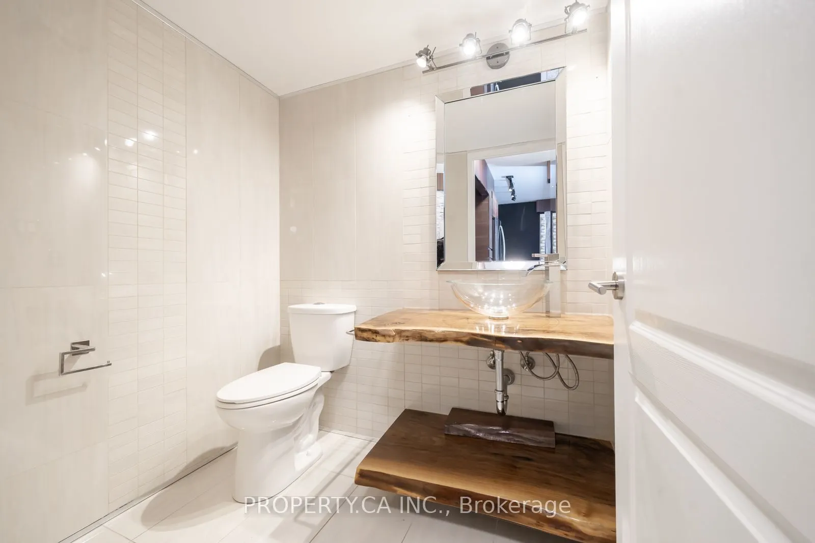 399 South Park Road, #303