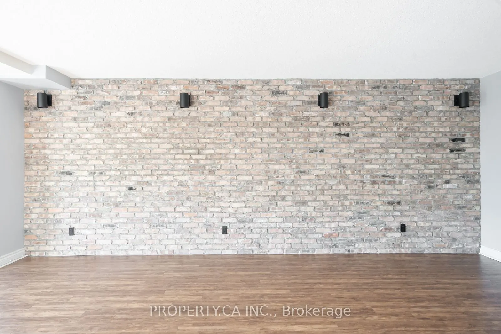 399 South Park Road, #303
