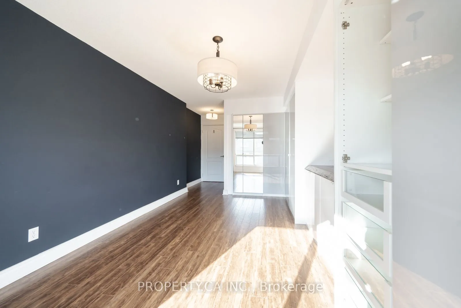 399 South Park Road, #303
