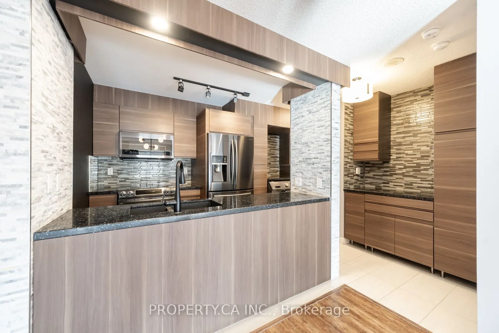 399 South Park Road, #303