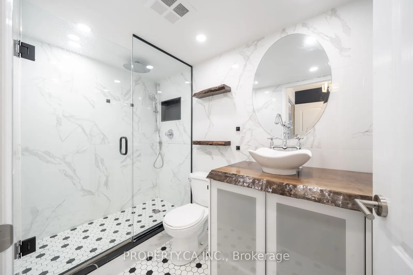 399 South Park Road, #303