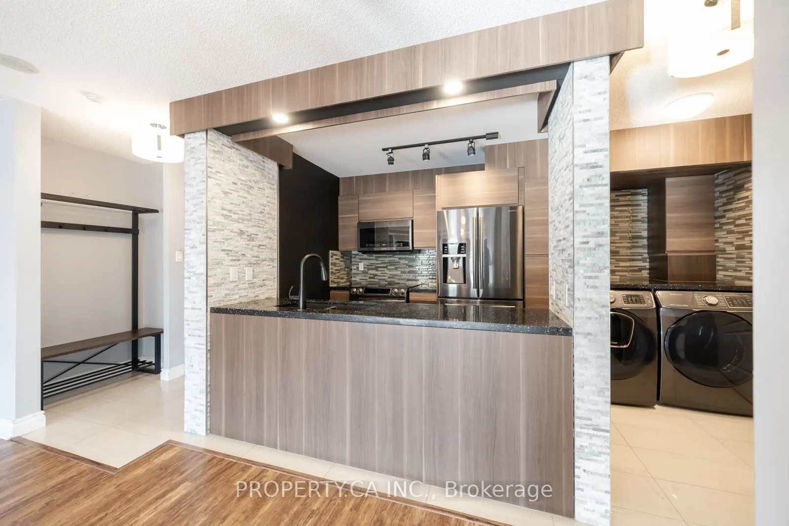 399 South Park Road, #303