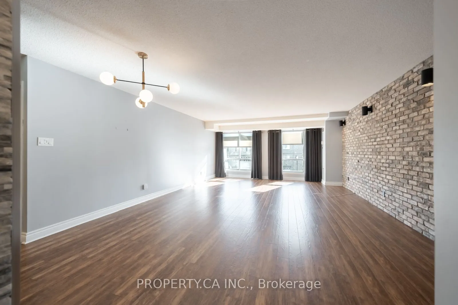 399 South Park Road, #303