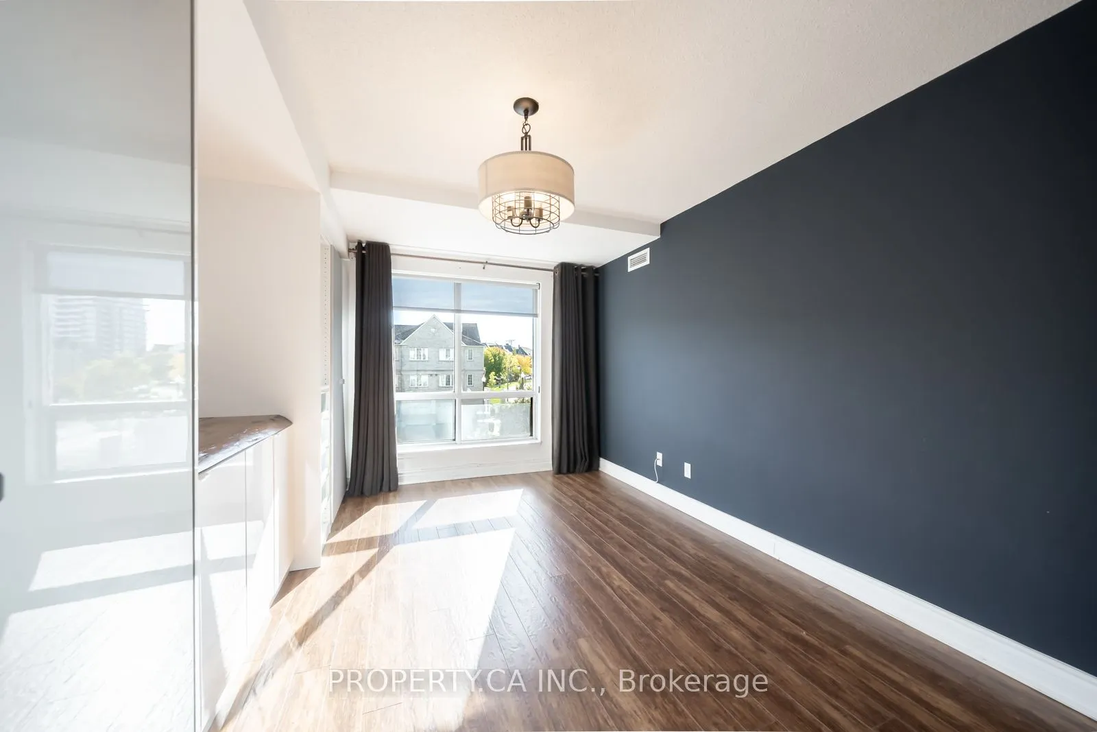 399 South Park Road, #303