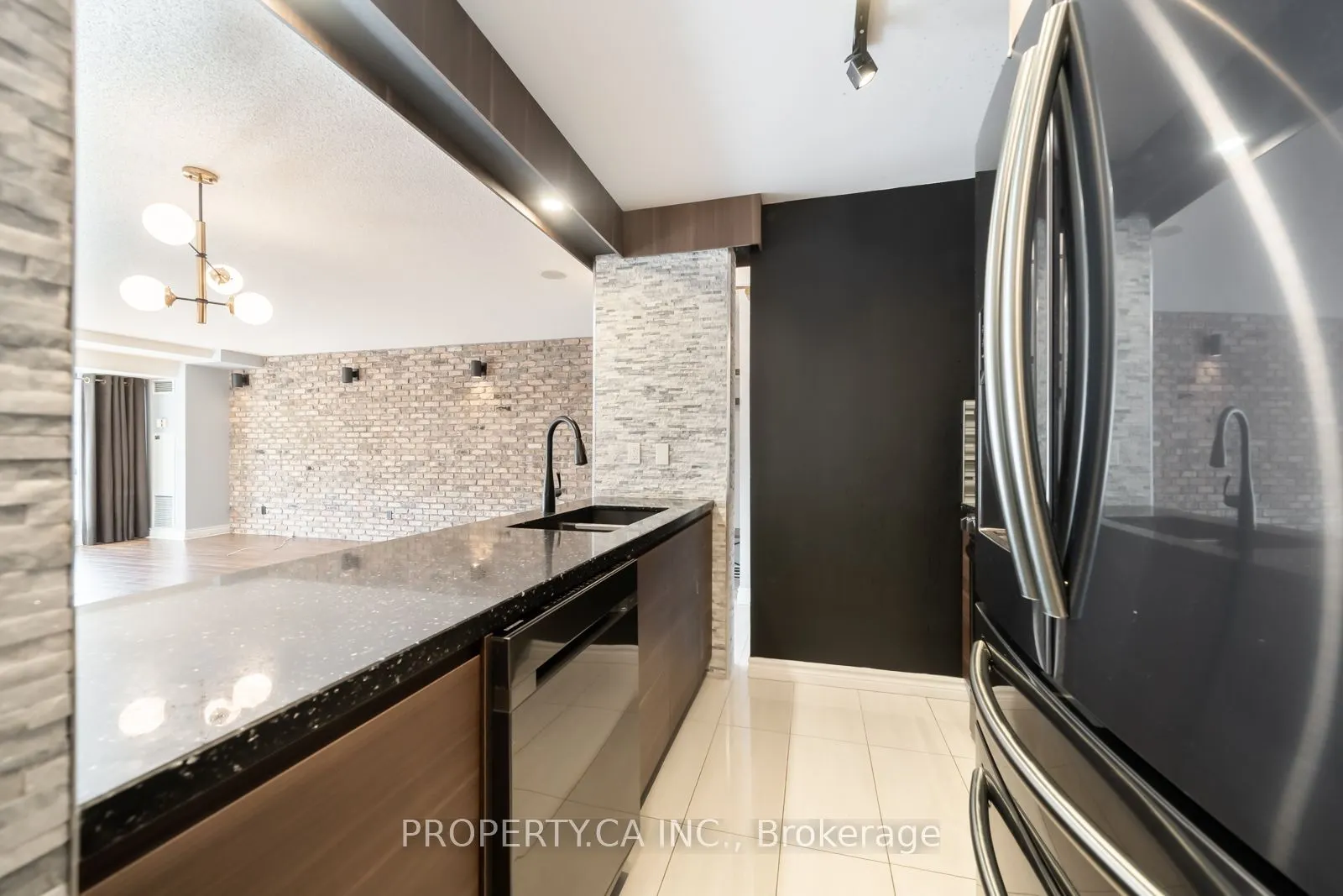 399 South Park Road, #303
