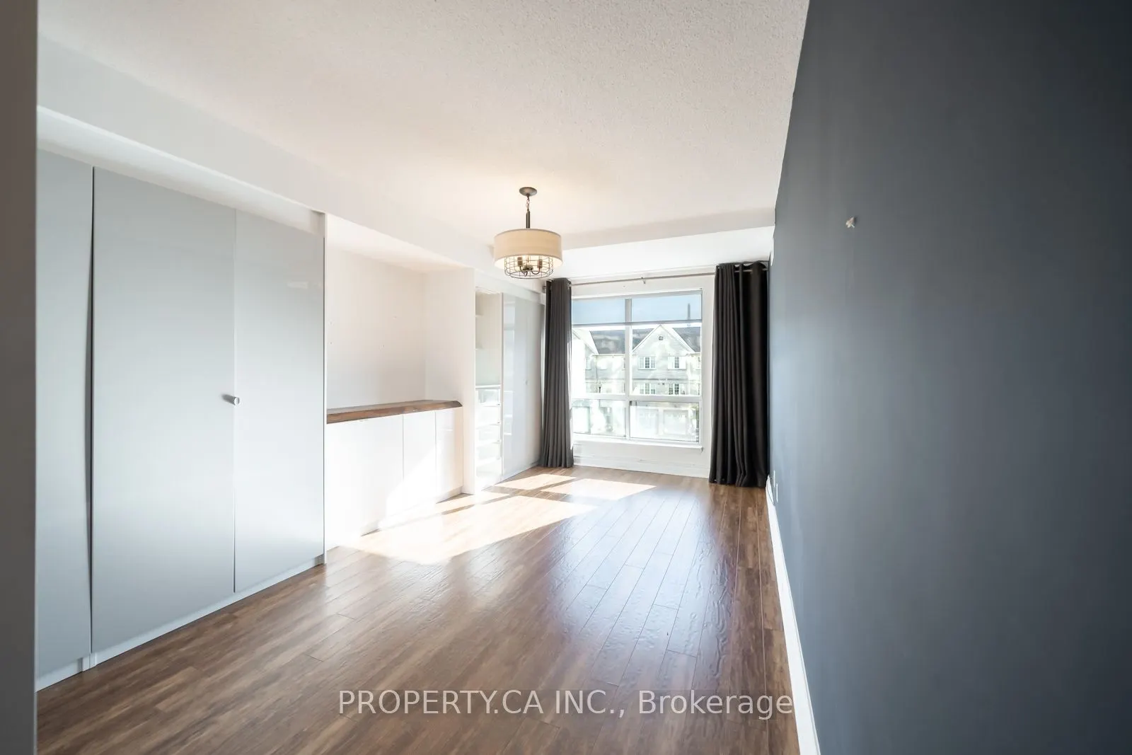 399 South Park Road, #303