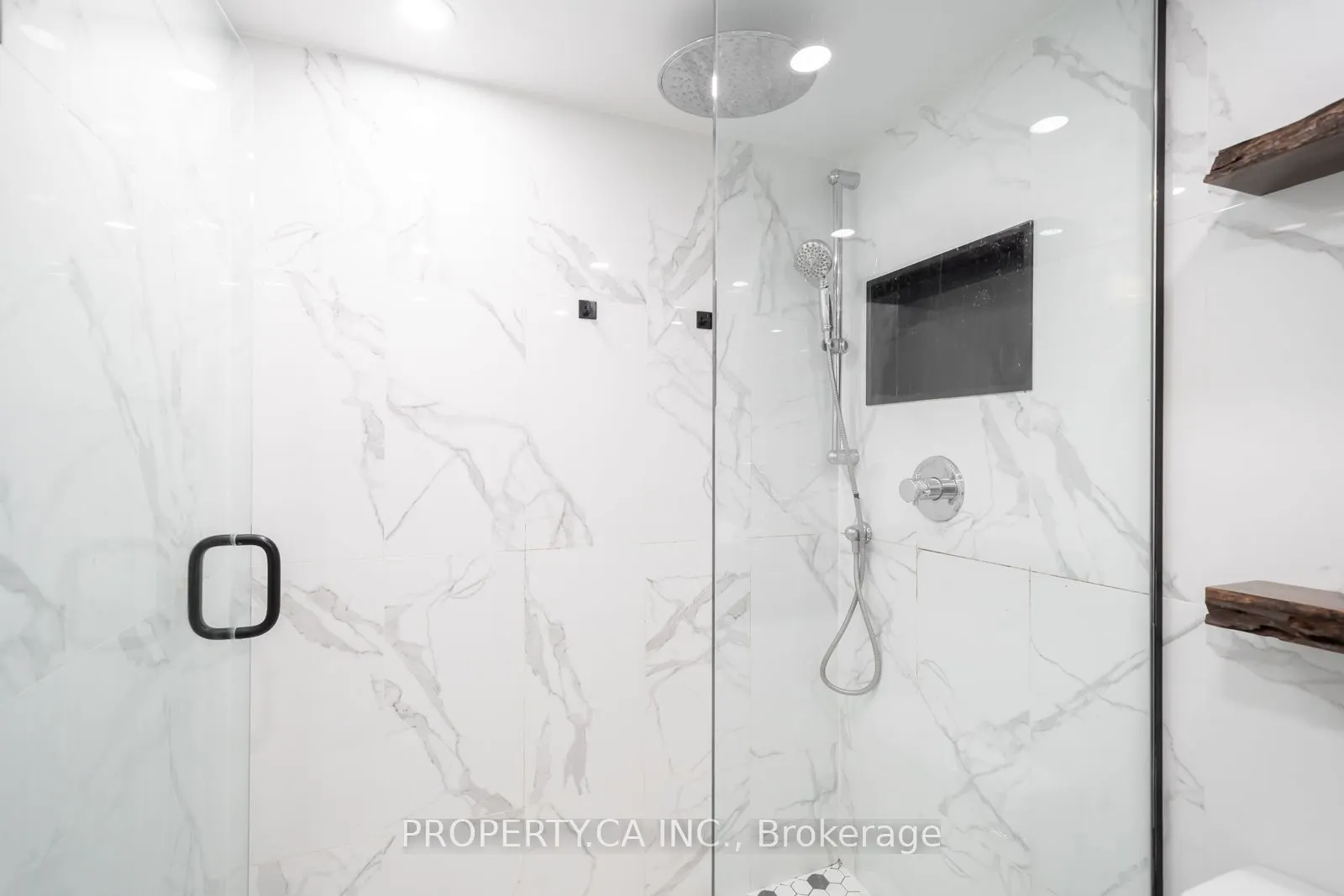 399 South Park Road, #303