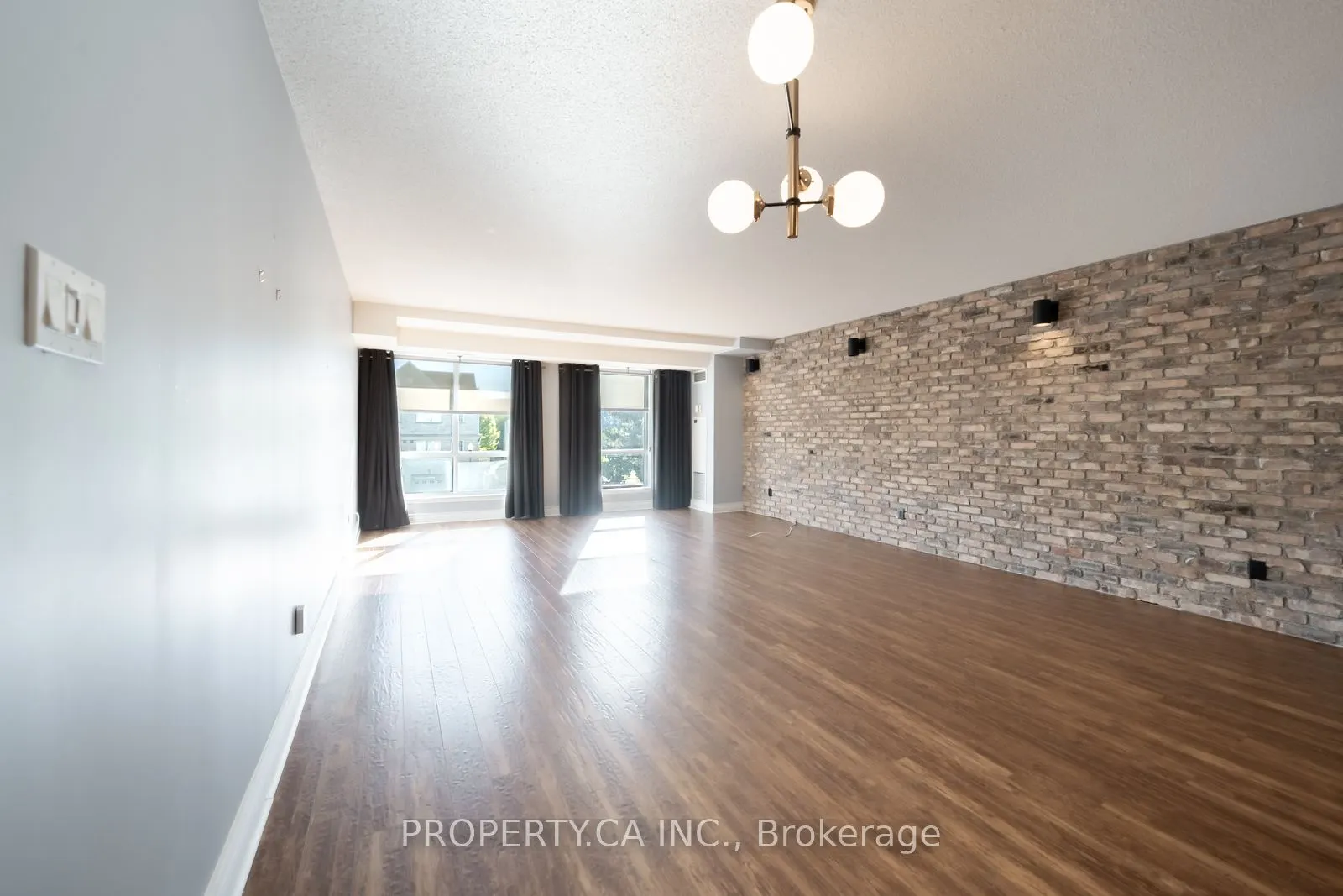 399 South Park Road, #303