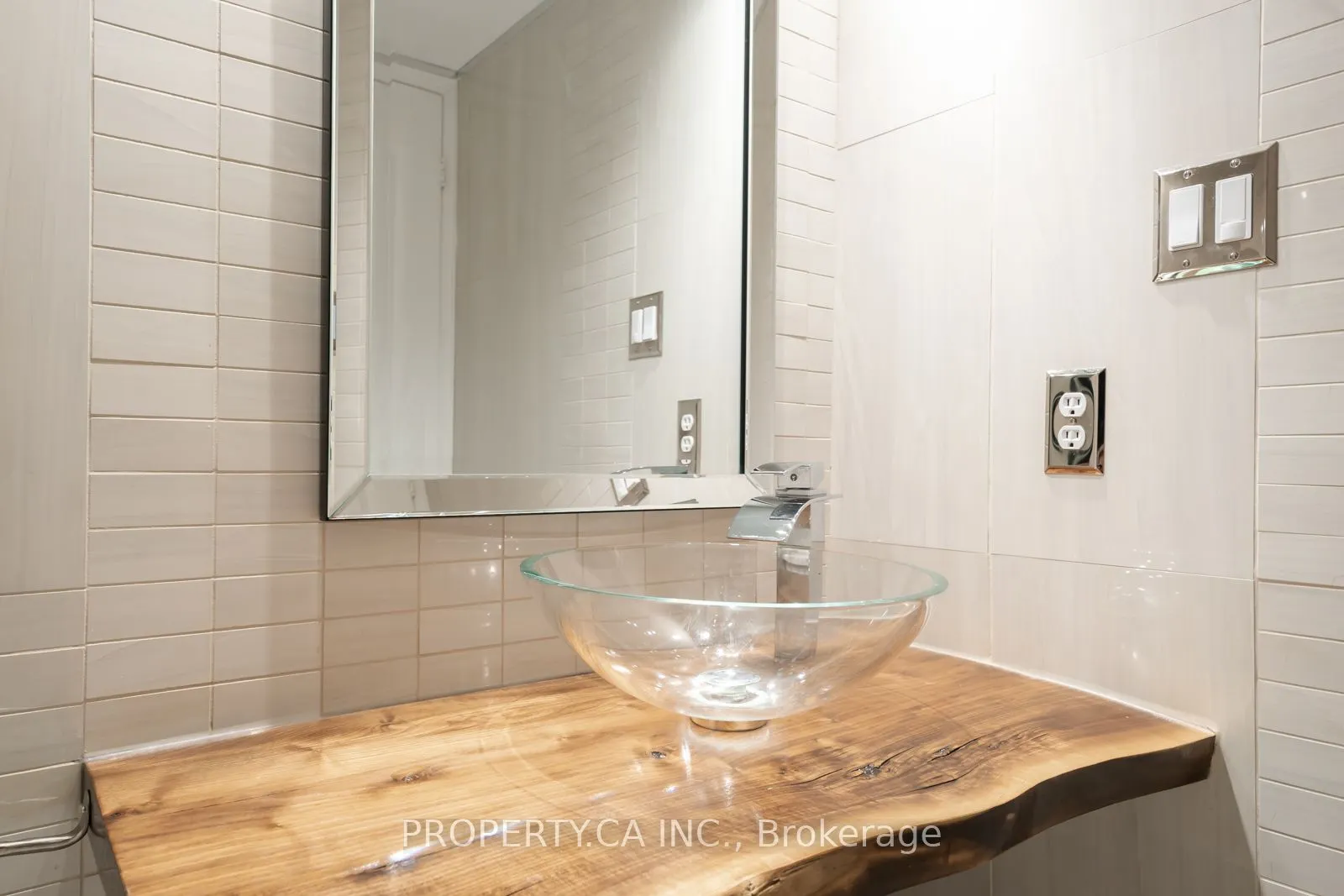 399 South Park Road, #303