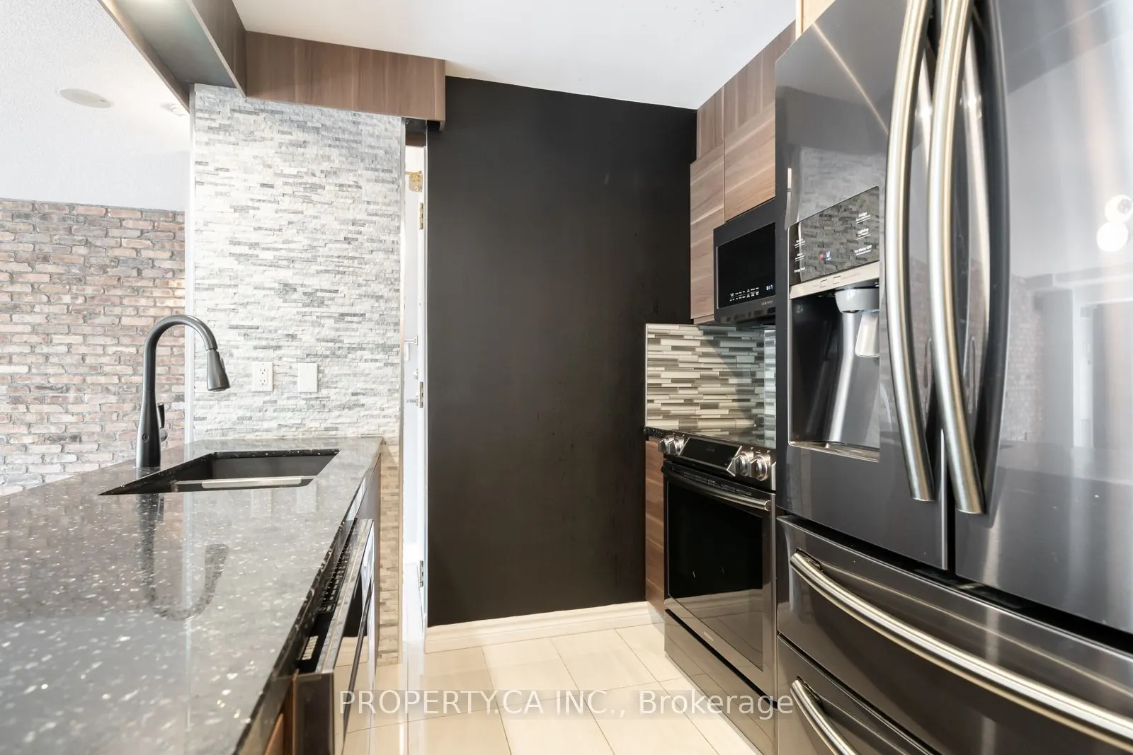 399 South Park Road, #303