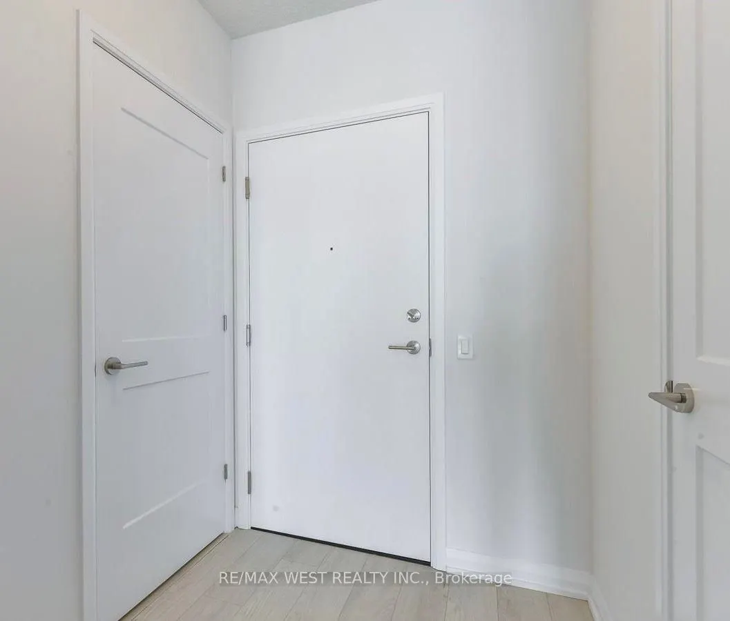 7895 Jane Street, #711