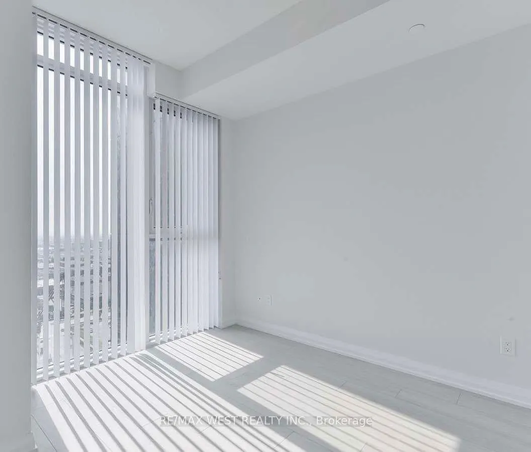 7895 Jane Street, #711