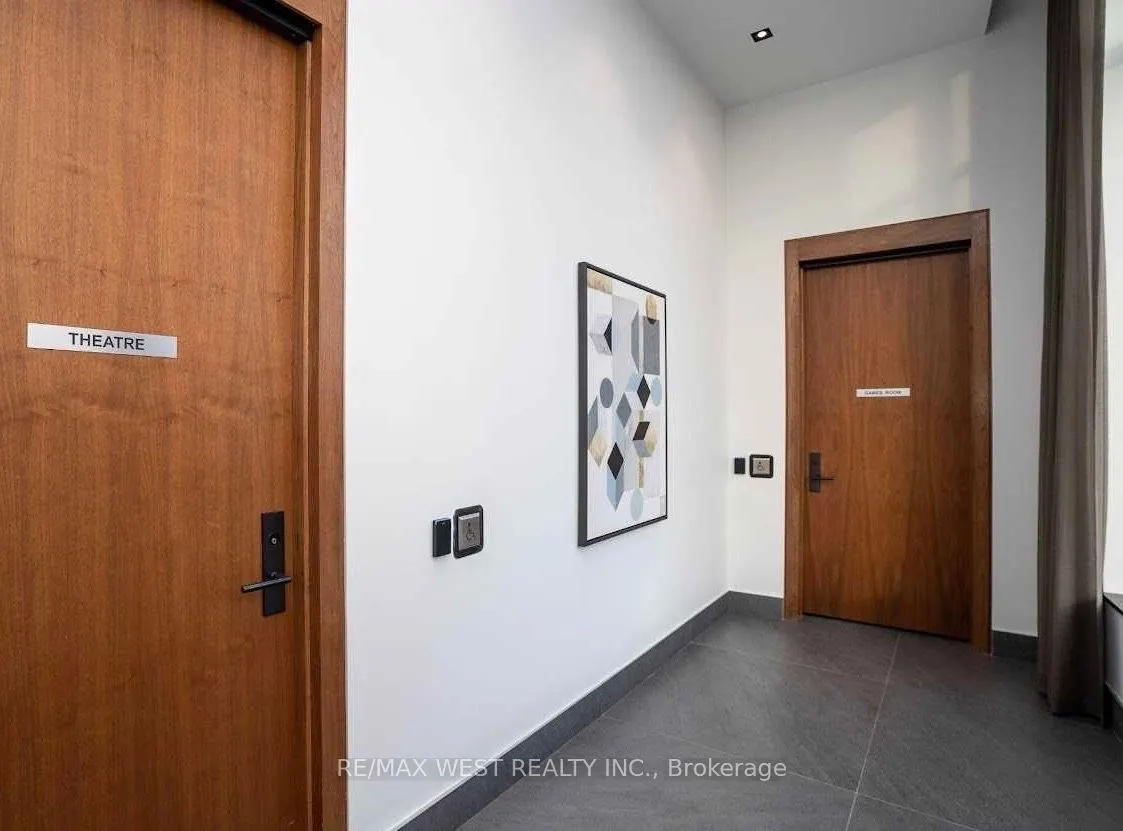 7895 Jane Street, #711