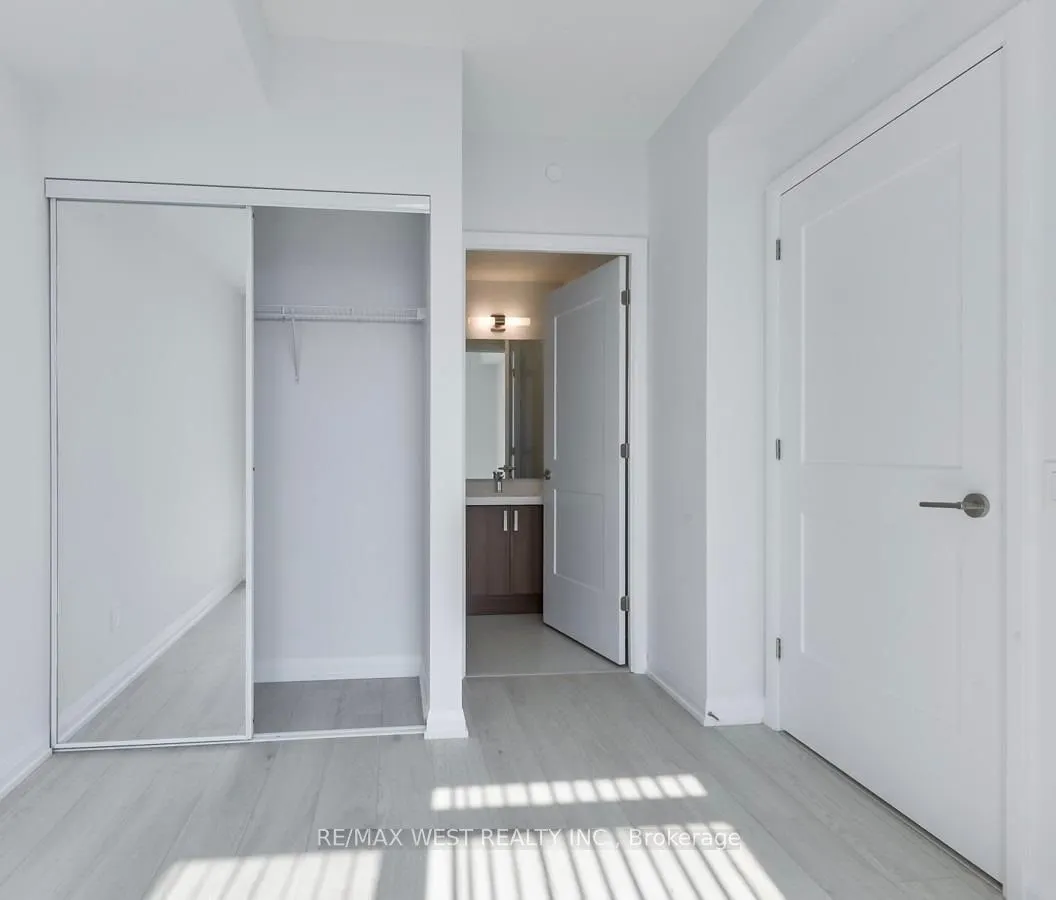 7895 Jane Street, #711