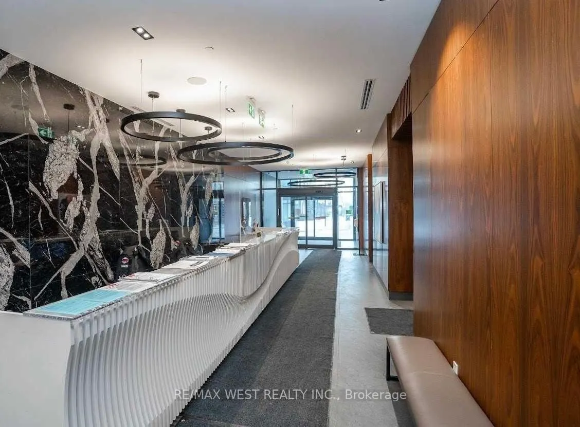 7895 Jane Street, #711