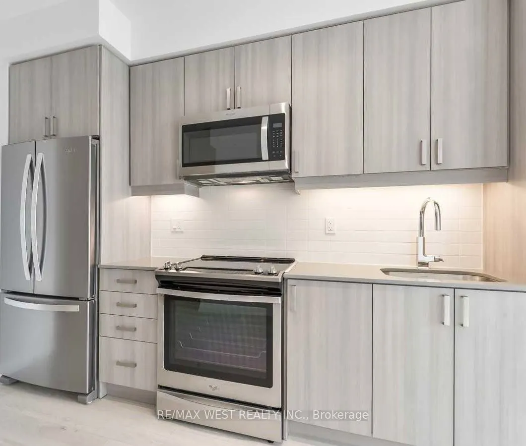 7895 Jane Street, #711