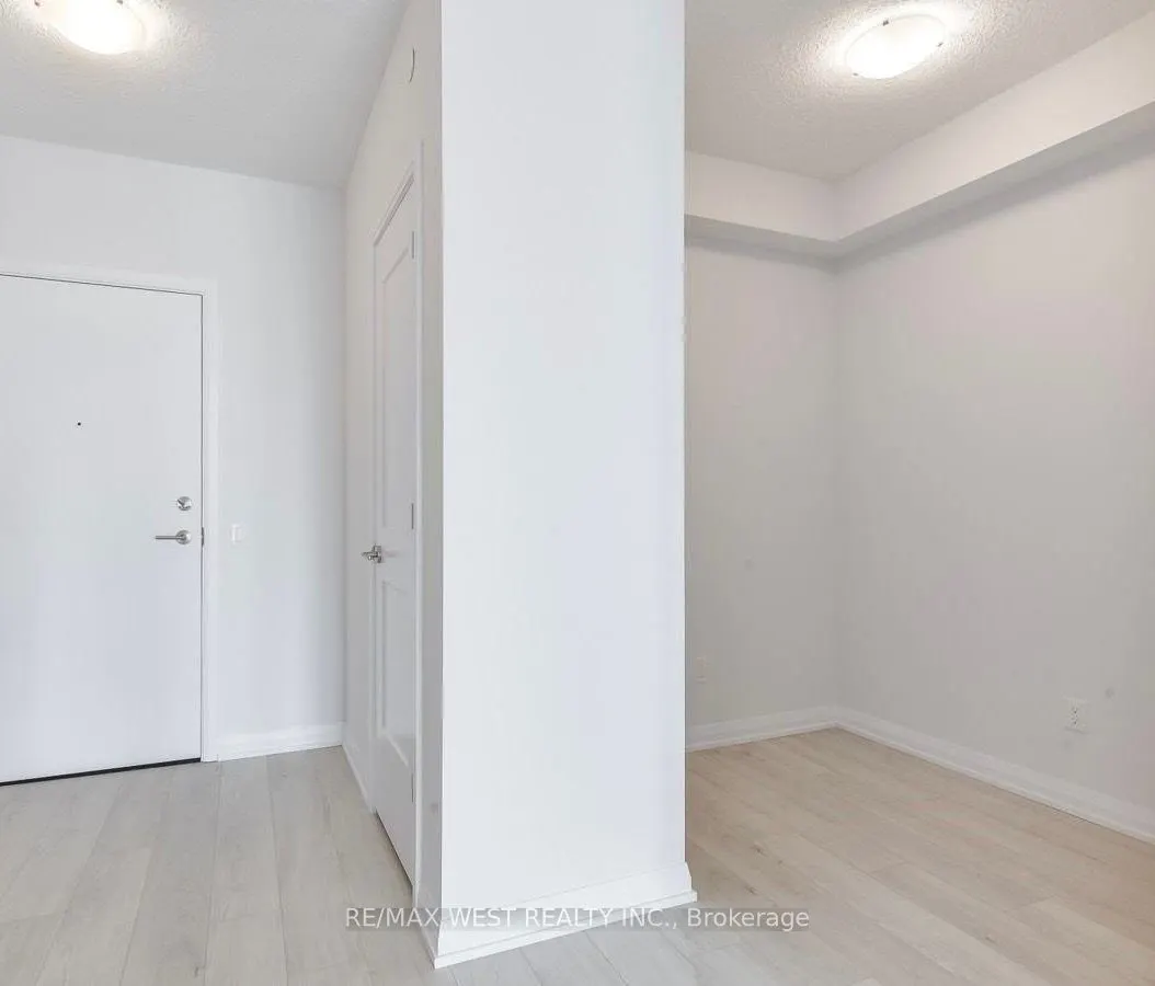 7895 Jane Street, #711