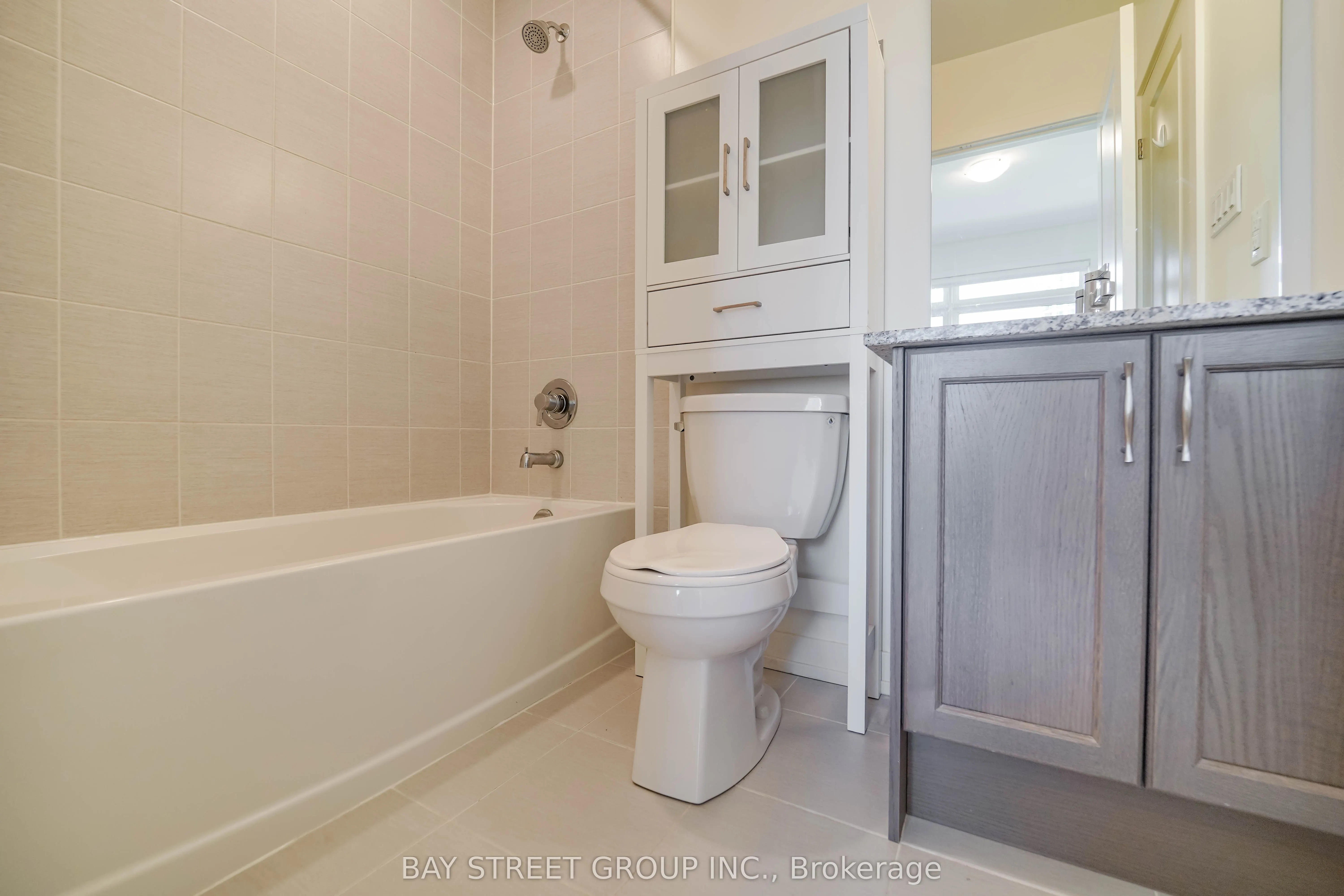 370 Red Maple Road, #10
