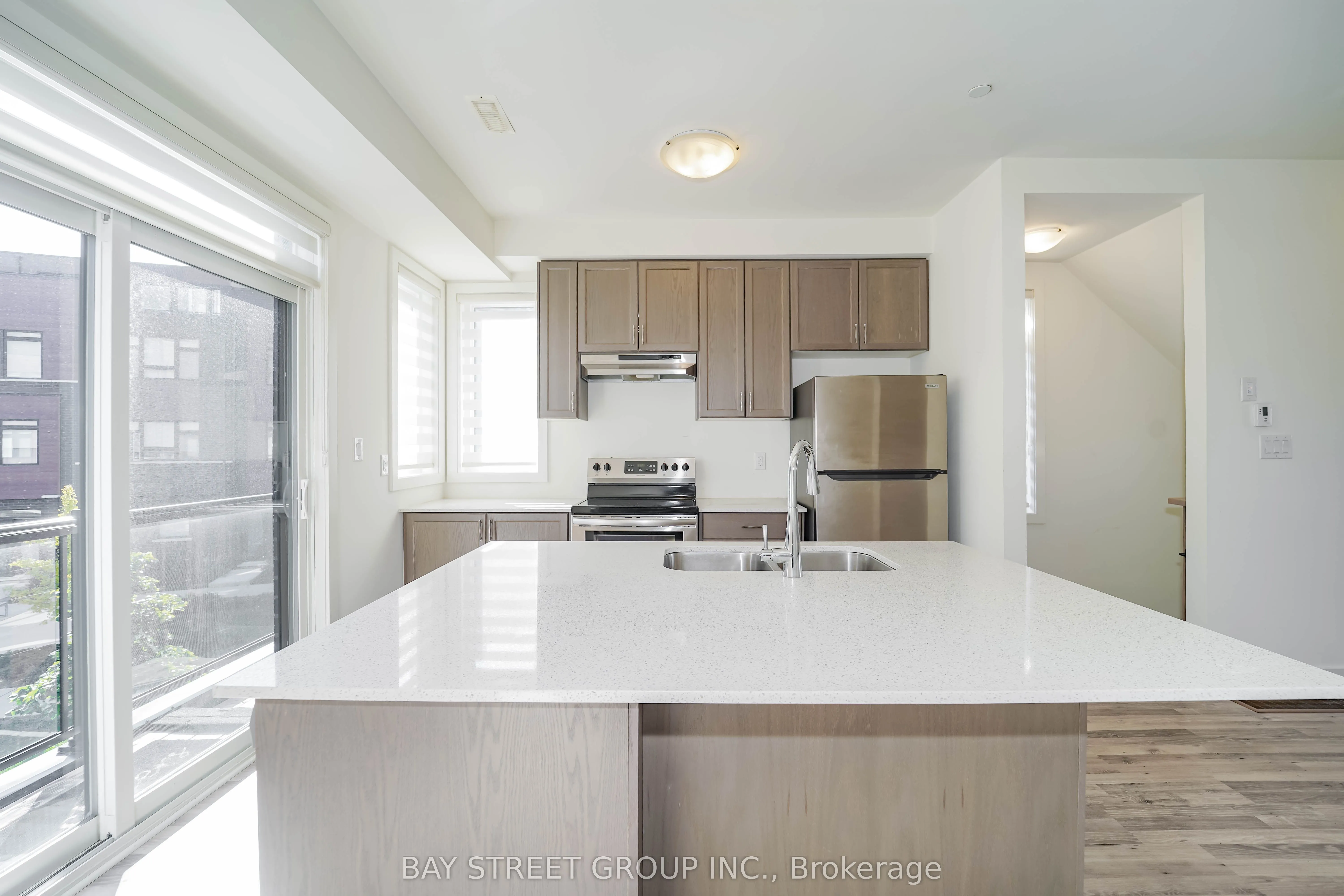 370 Red Maple Road, #10