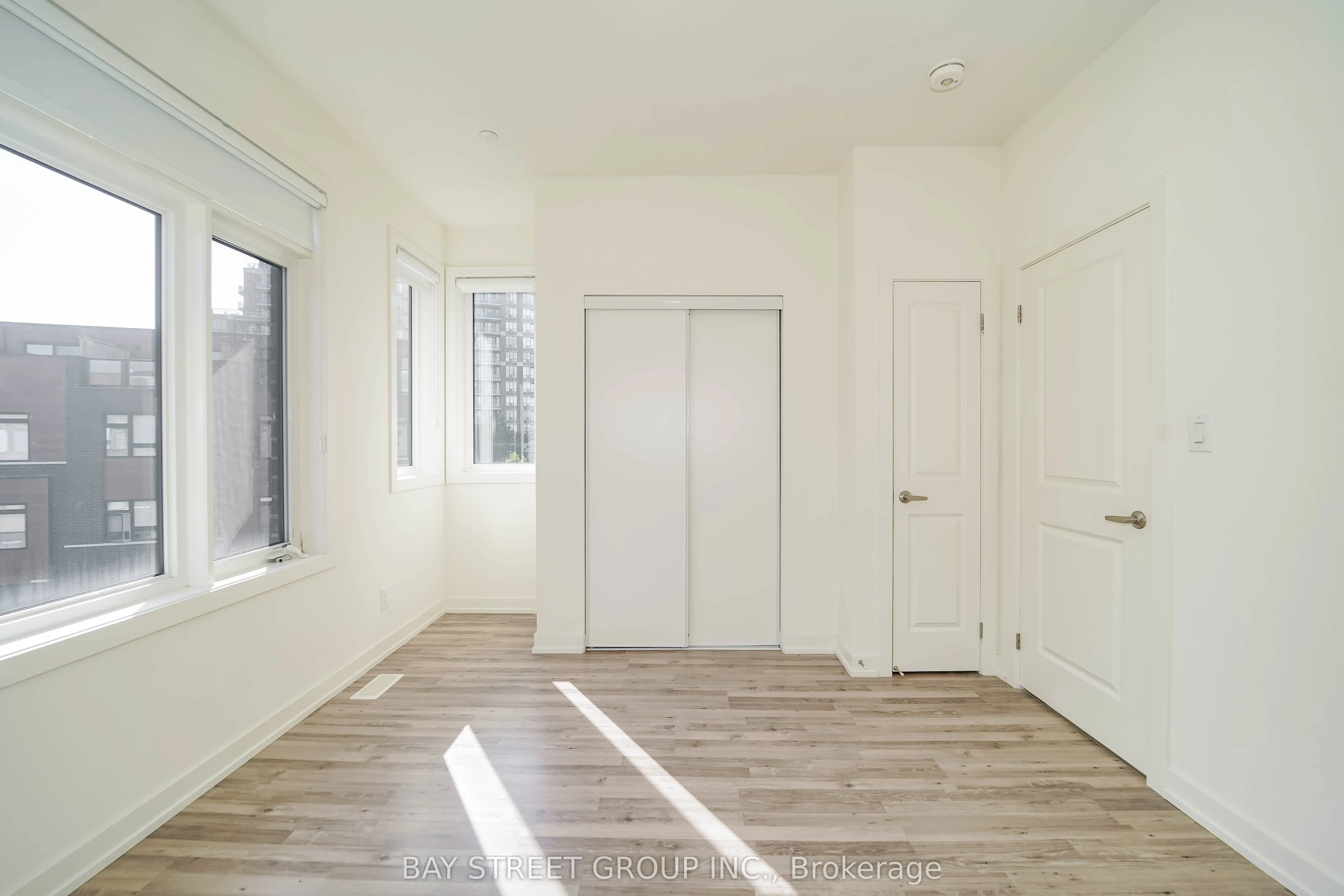 370 Red Maple Road, #10