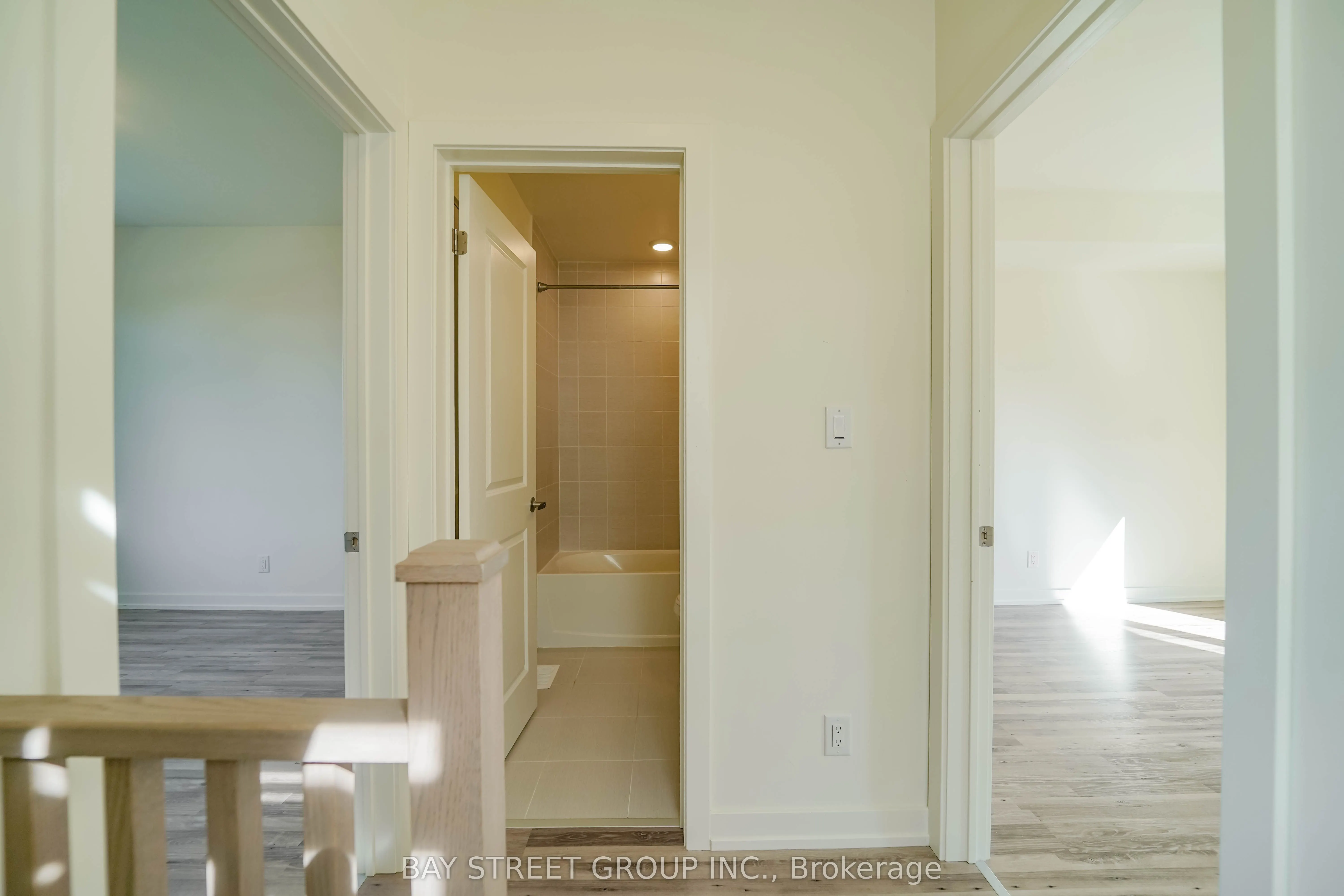 370 Red Maple Road, #10