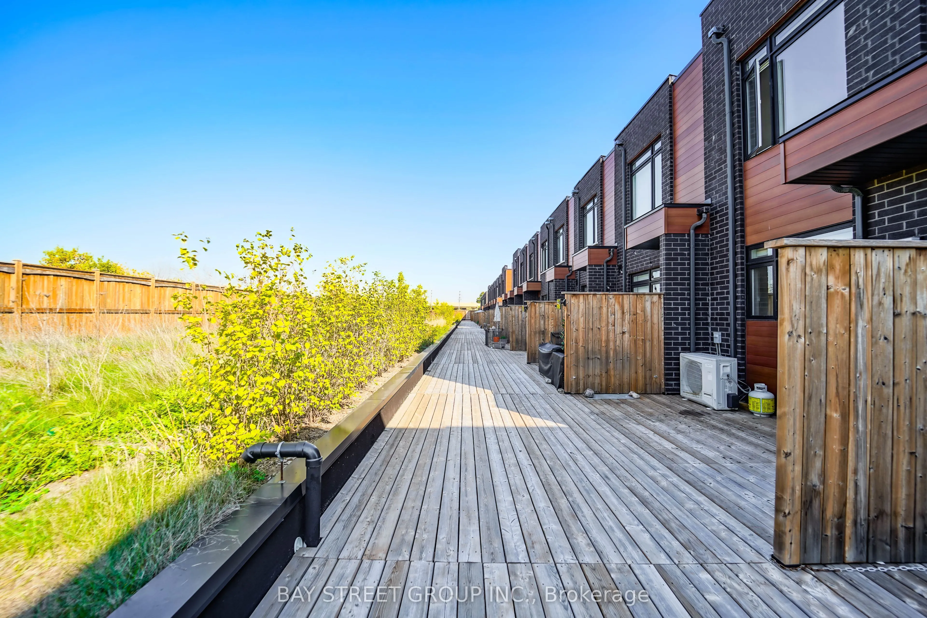 370 Red Maple Road, #10