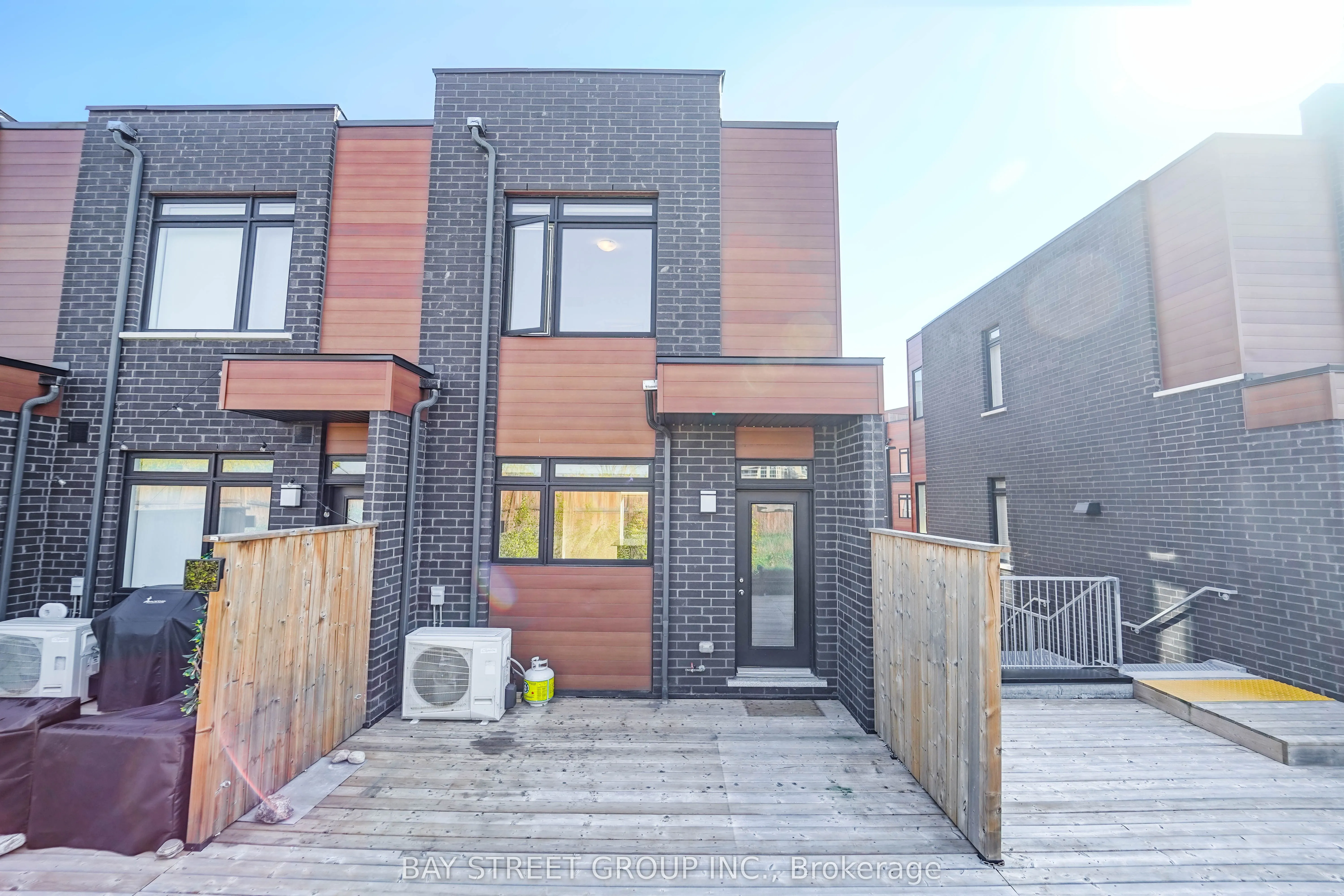 370 Red Maple Road, #10