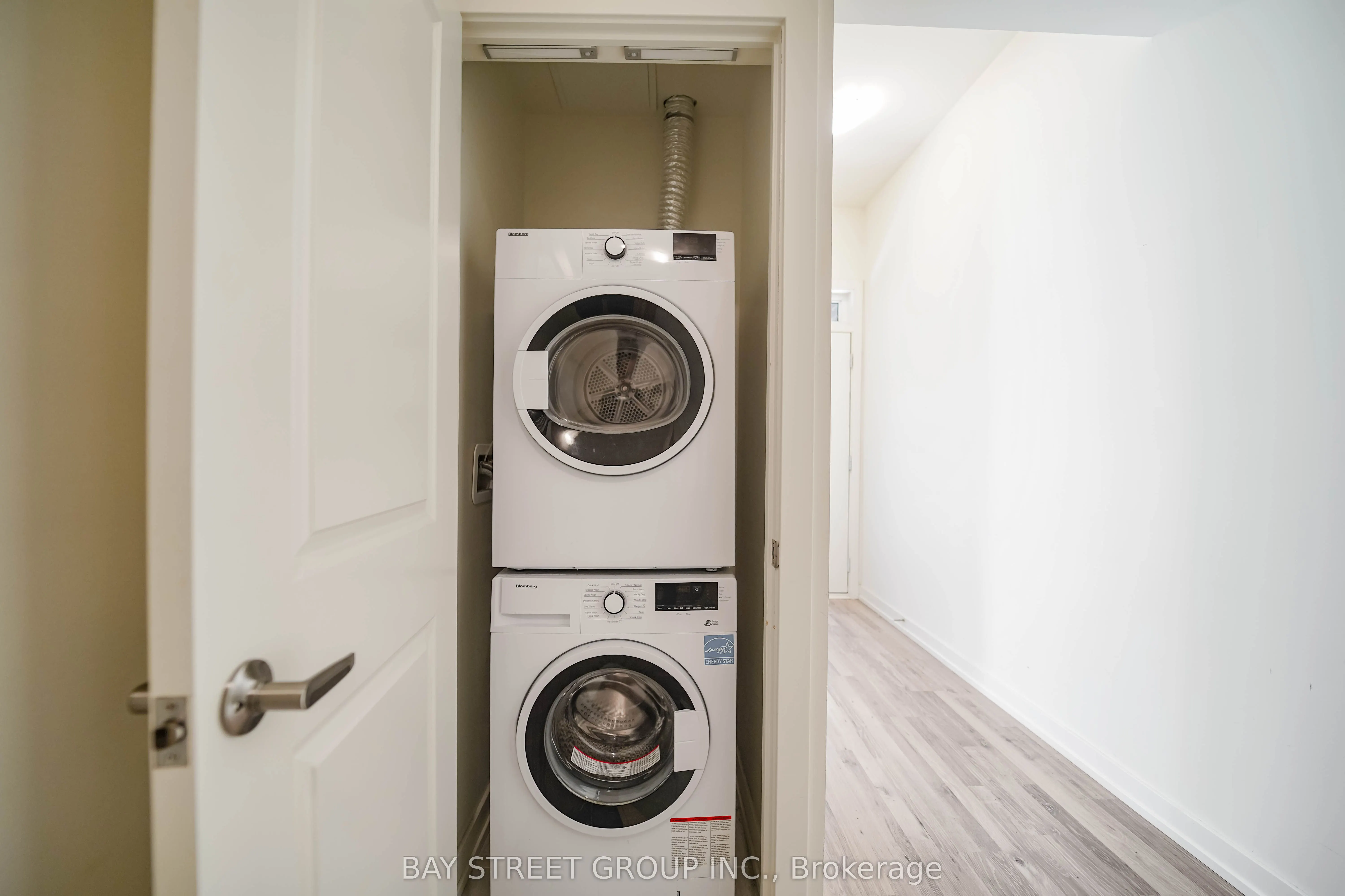 370 Red Maple Road, #10