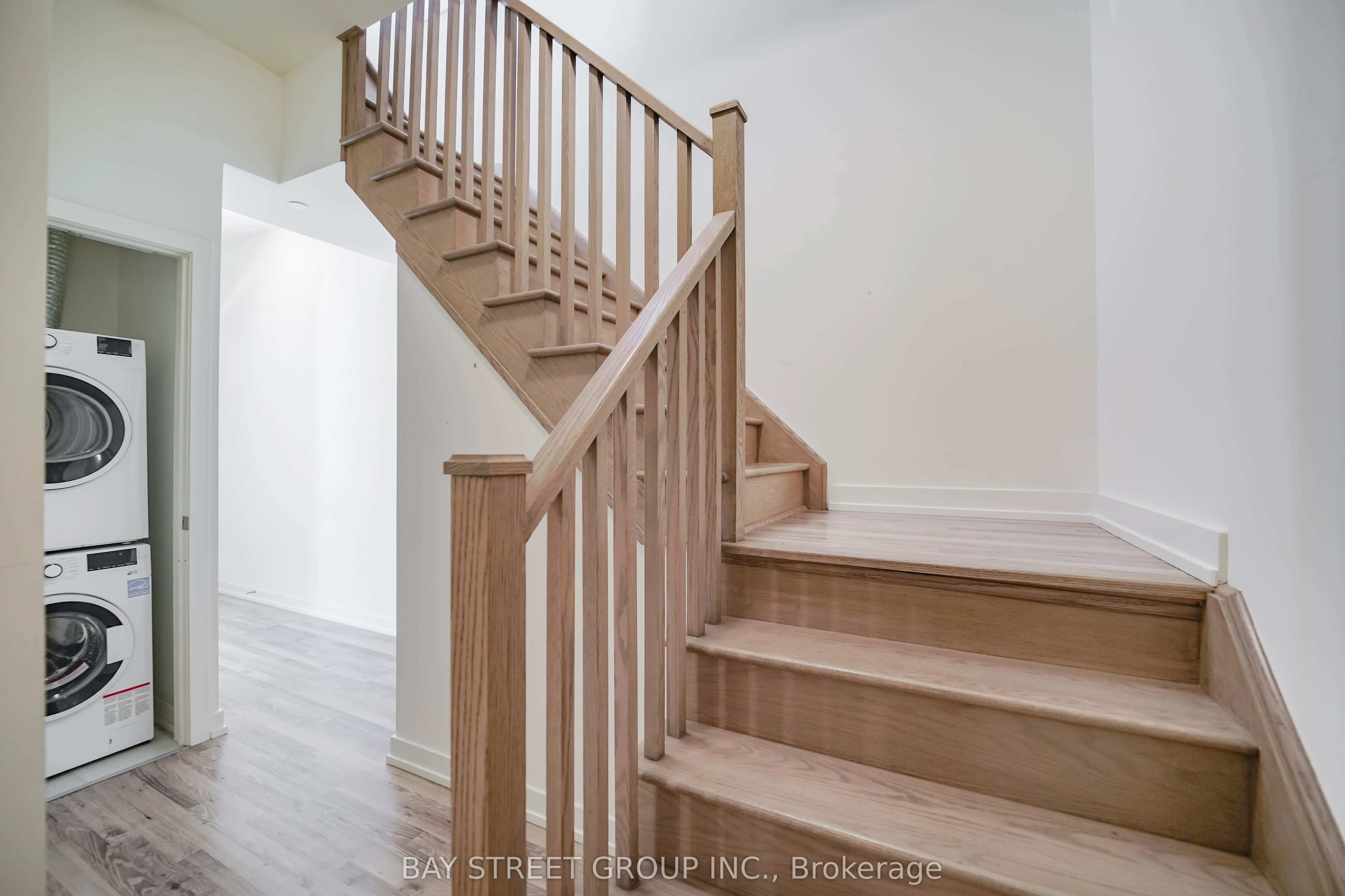 370 Red Maple Road, #10